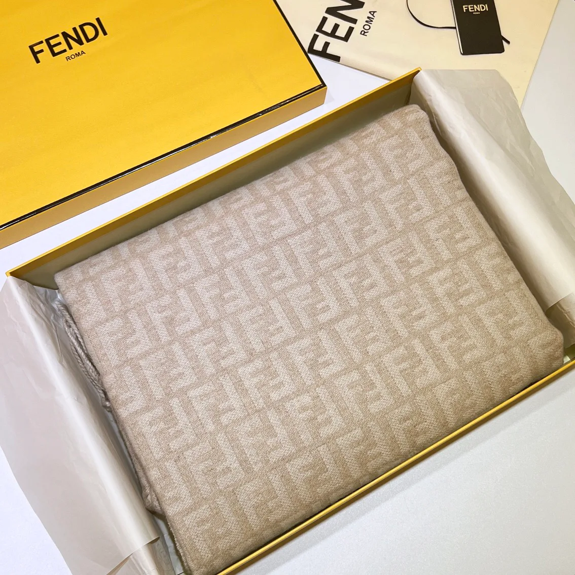 Шарфы Fendi 1607831