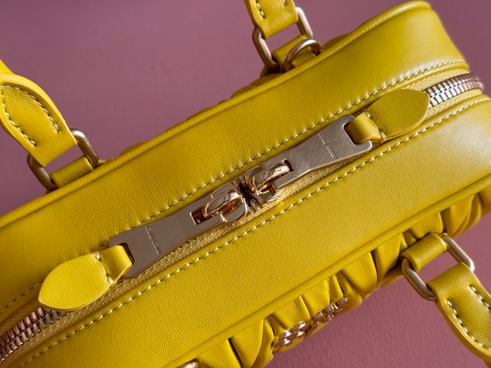 Классические Сумки Женские Miu Miu 18148094