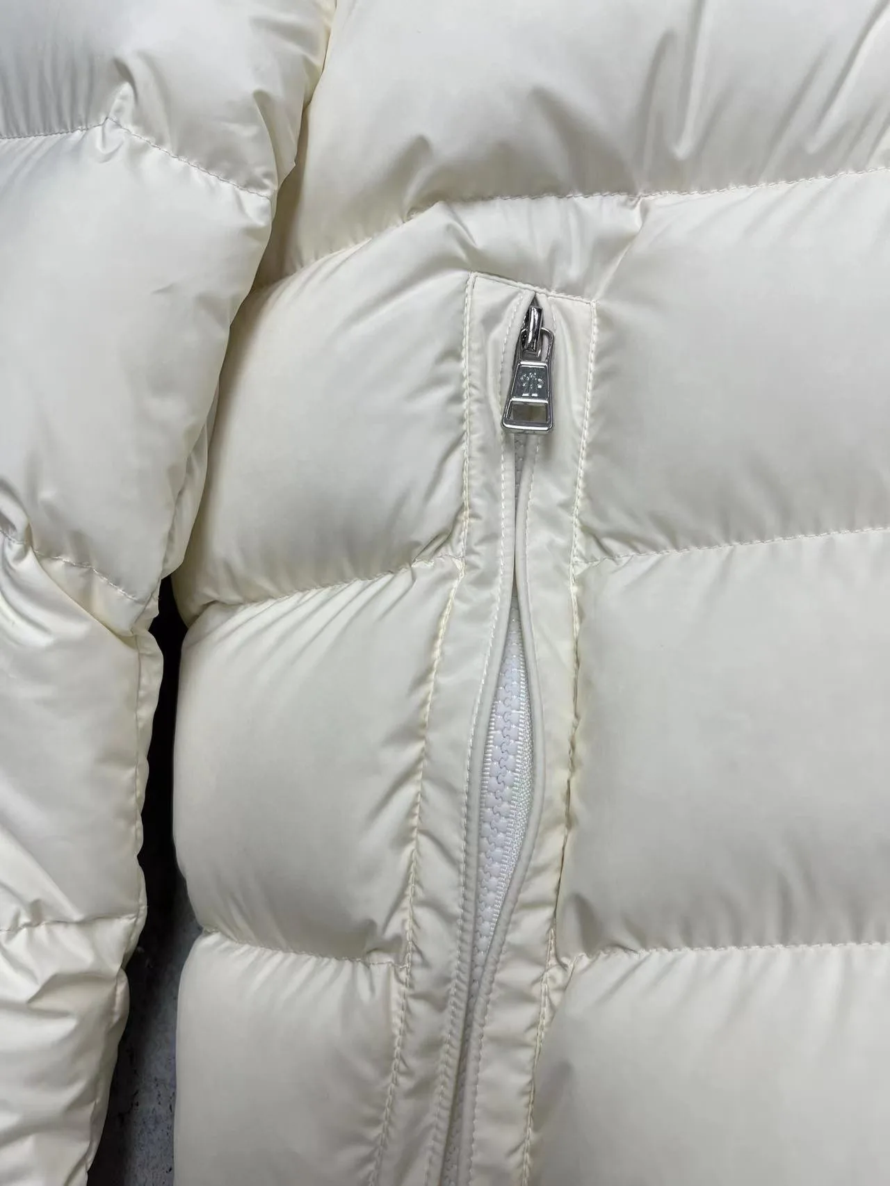 Куртки И Пуховики Женские Moncler 19775156