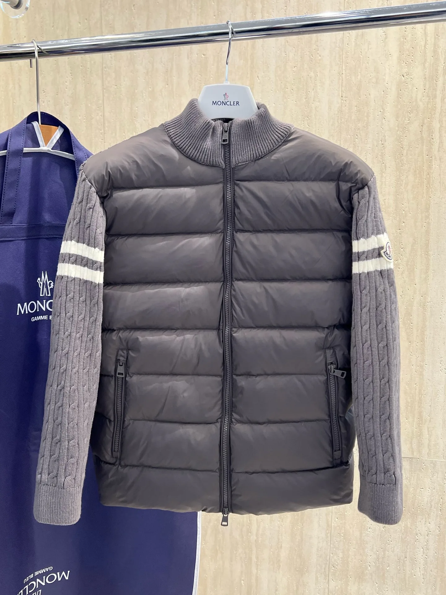 Куртки И Пуховики Женские Moncler 18723386