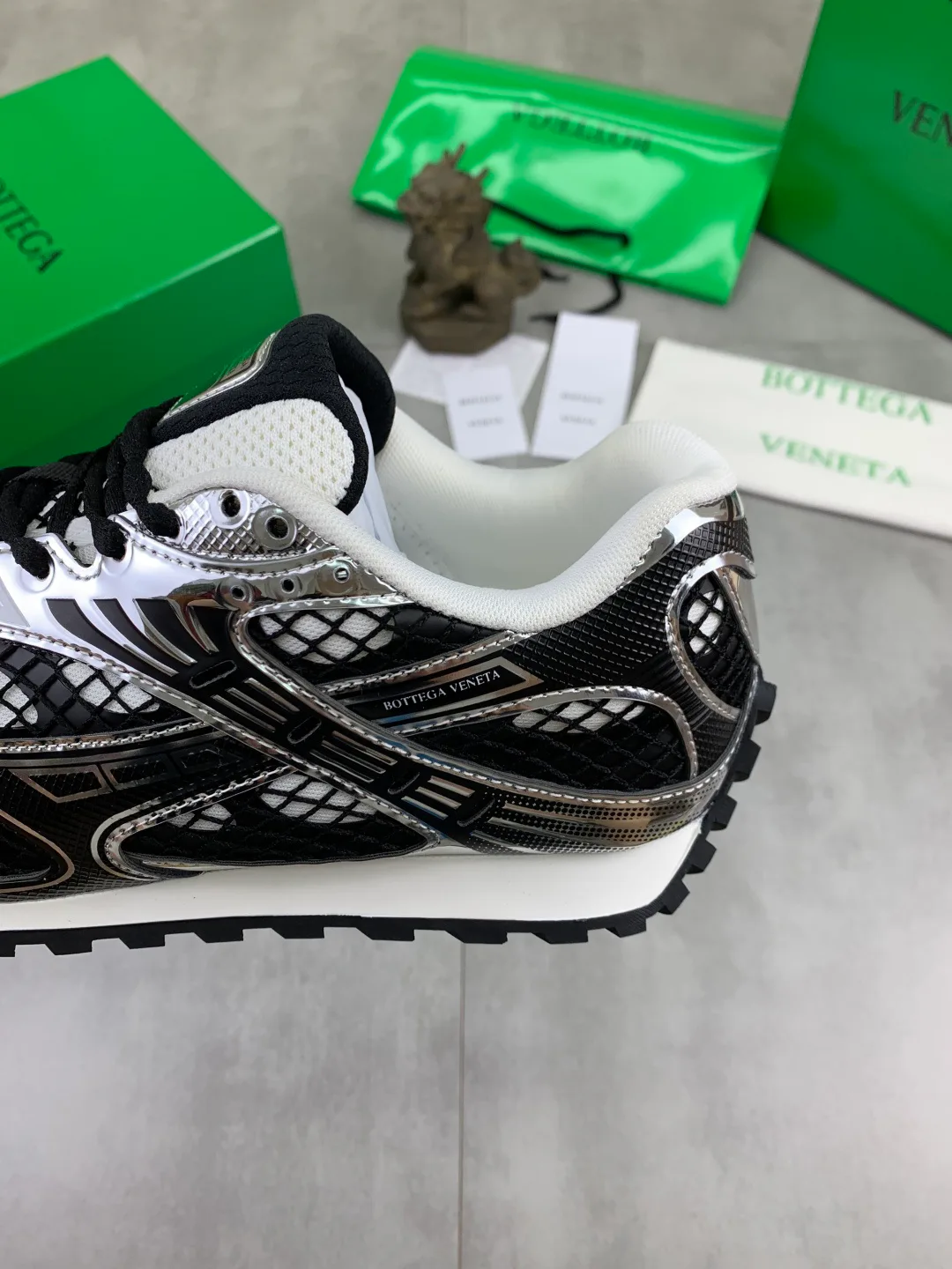 Кроссовки Женские Bottega Veneta 18365175