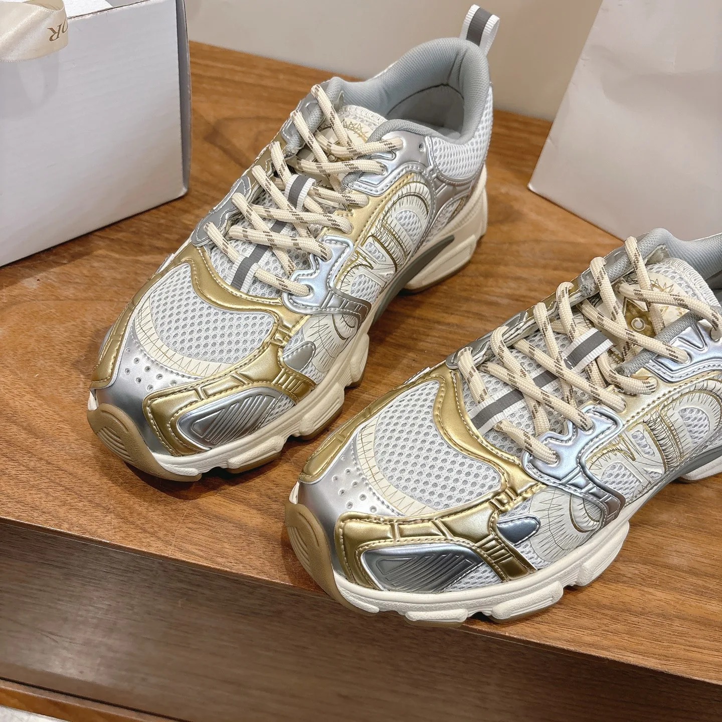 Кроссовки Женские Christian Dior 11647857