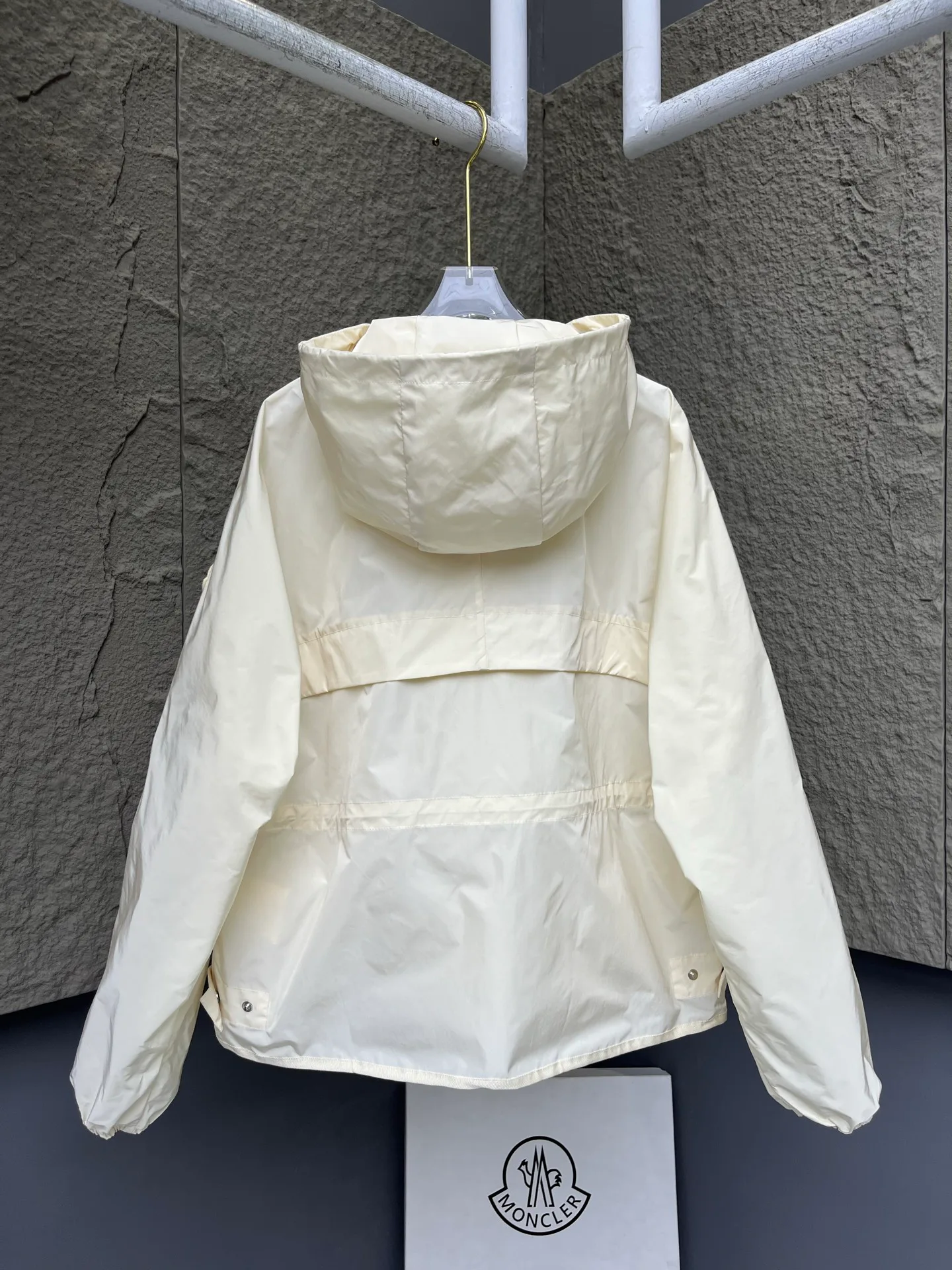 Куртки И Пуховики Женские Moncler 12097898