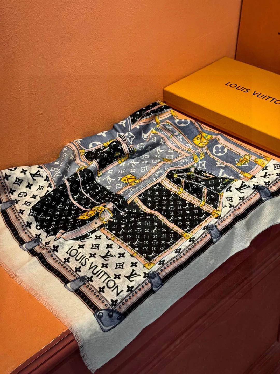 Шарфы Louis Vuitton 34157