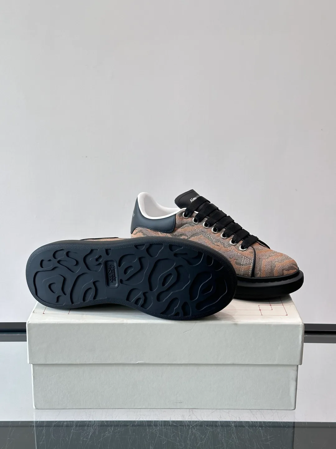 Кроссовки Женские Alexander Mcqueen 11170737