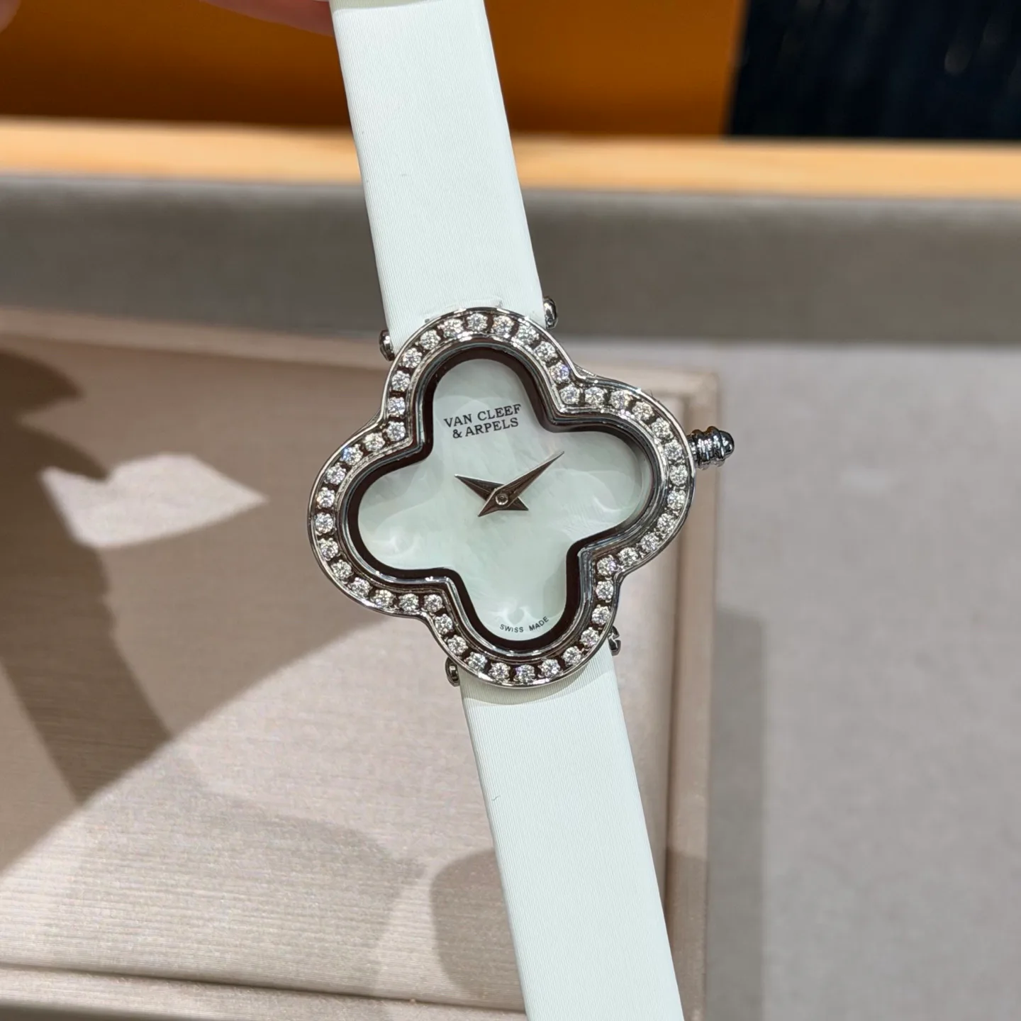 Часы Женские Van Cleef & Arpels 17415092