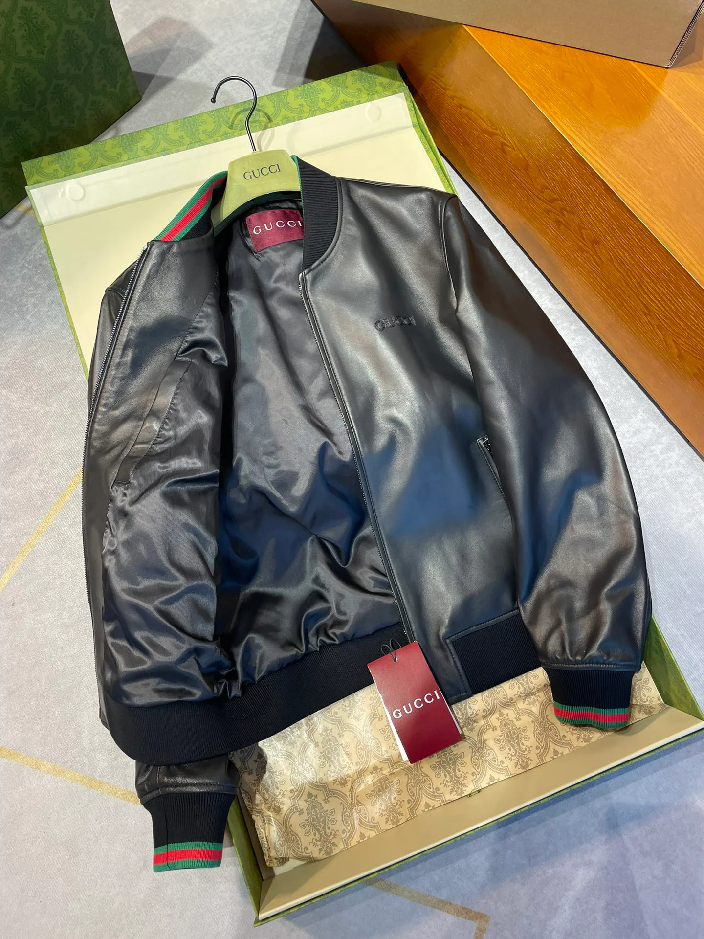 Куртки И Пуховики Женские Gucci 275916