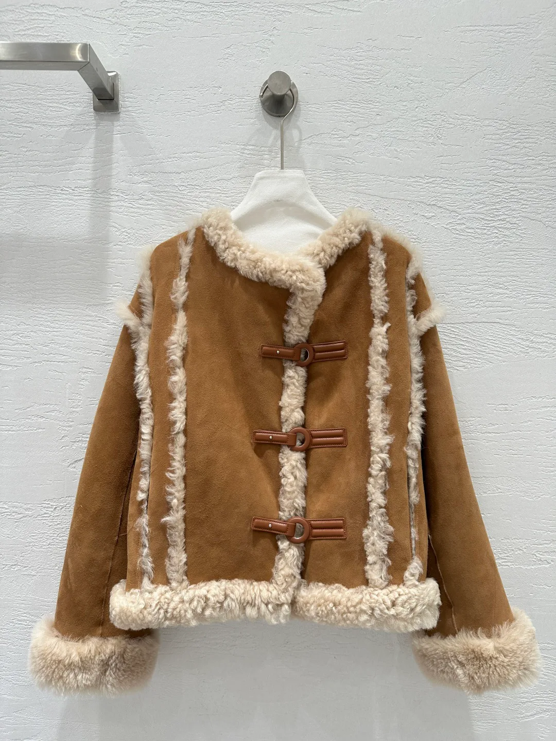 Кожаные Куртки И Дублёнки Женские Loewe 2087183