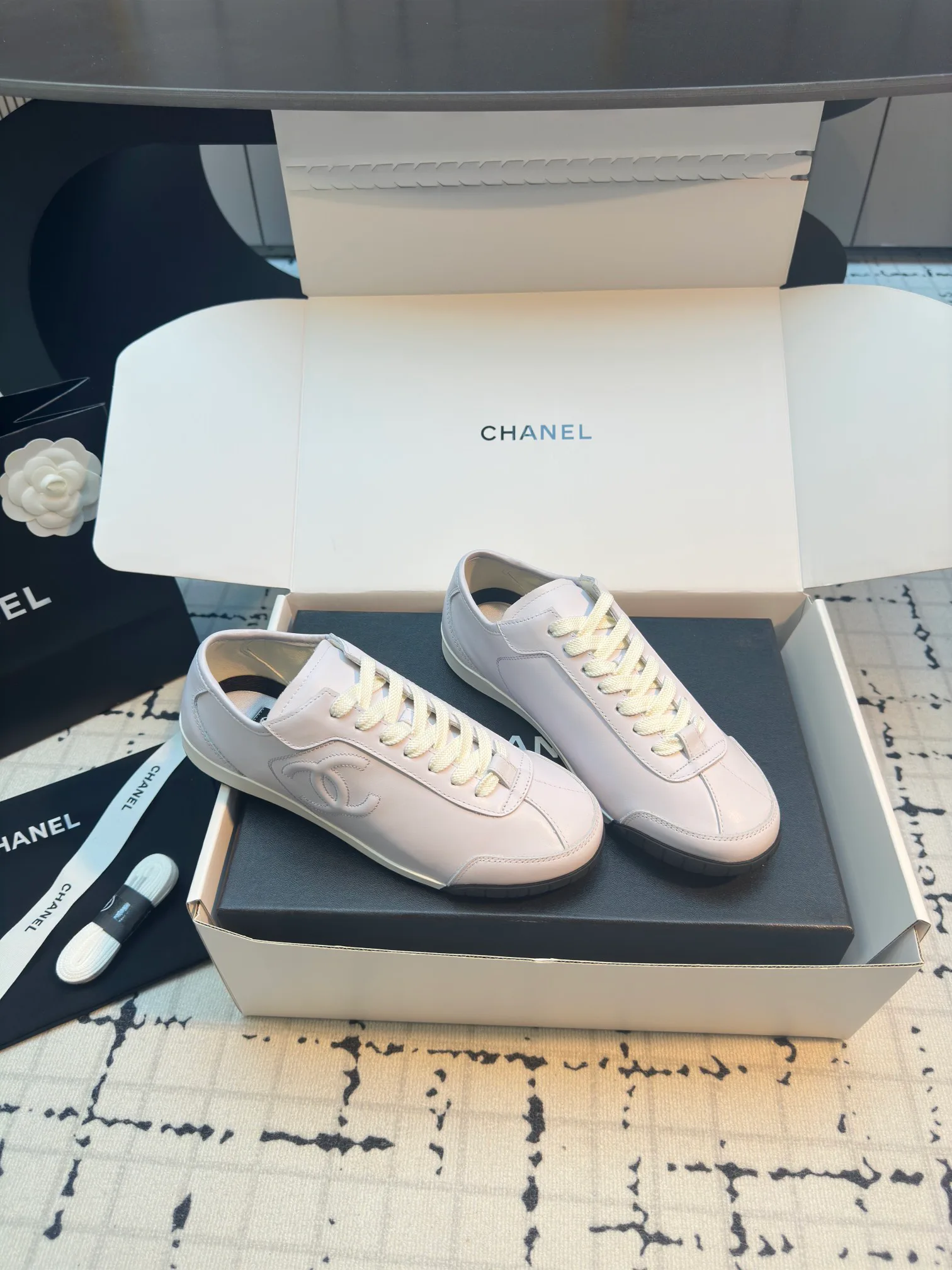 Кроссовки Женские Chanel 10468572