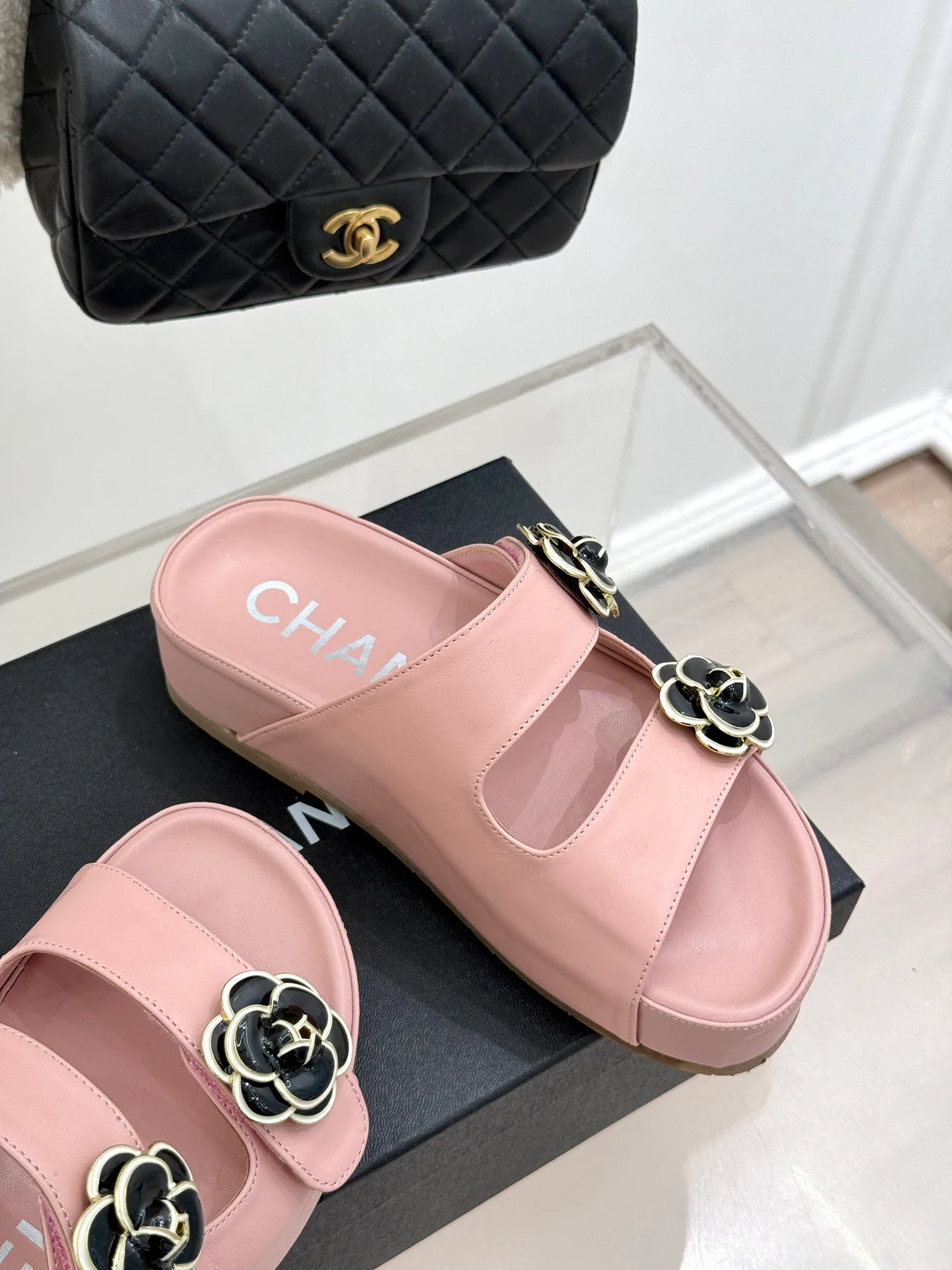 Шлепанцы Женские Chanel 17100