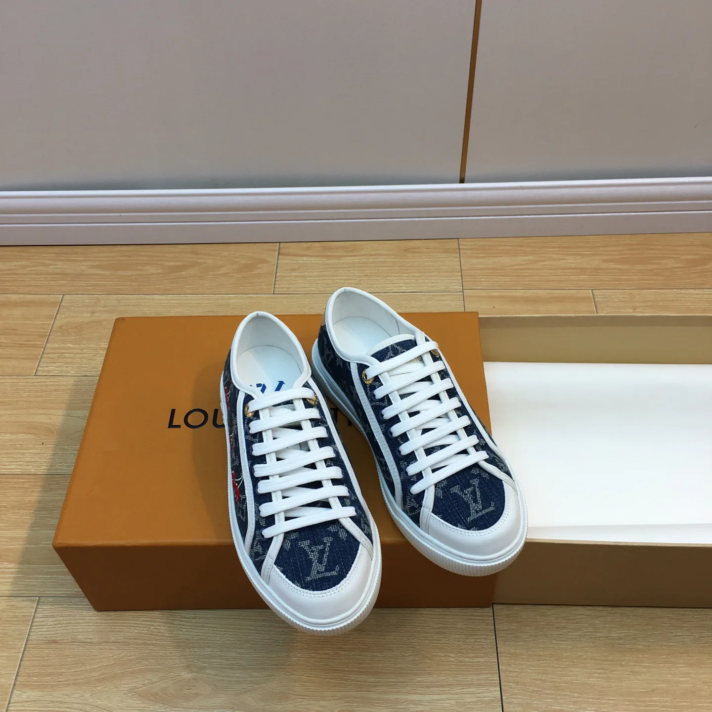 Кеды Женские Louis Vuitton 2300161
