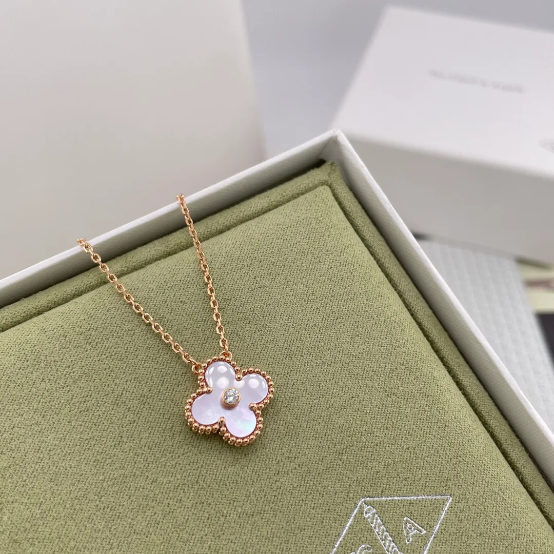 Бижутерия Van Cleef & Arpels 260548