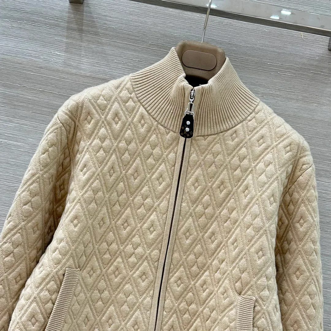 Куртки И Пуховики Женские Louis Vuitton 570974