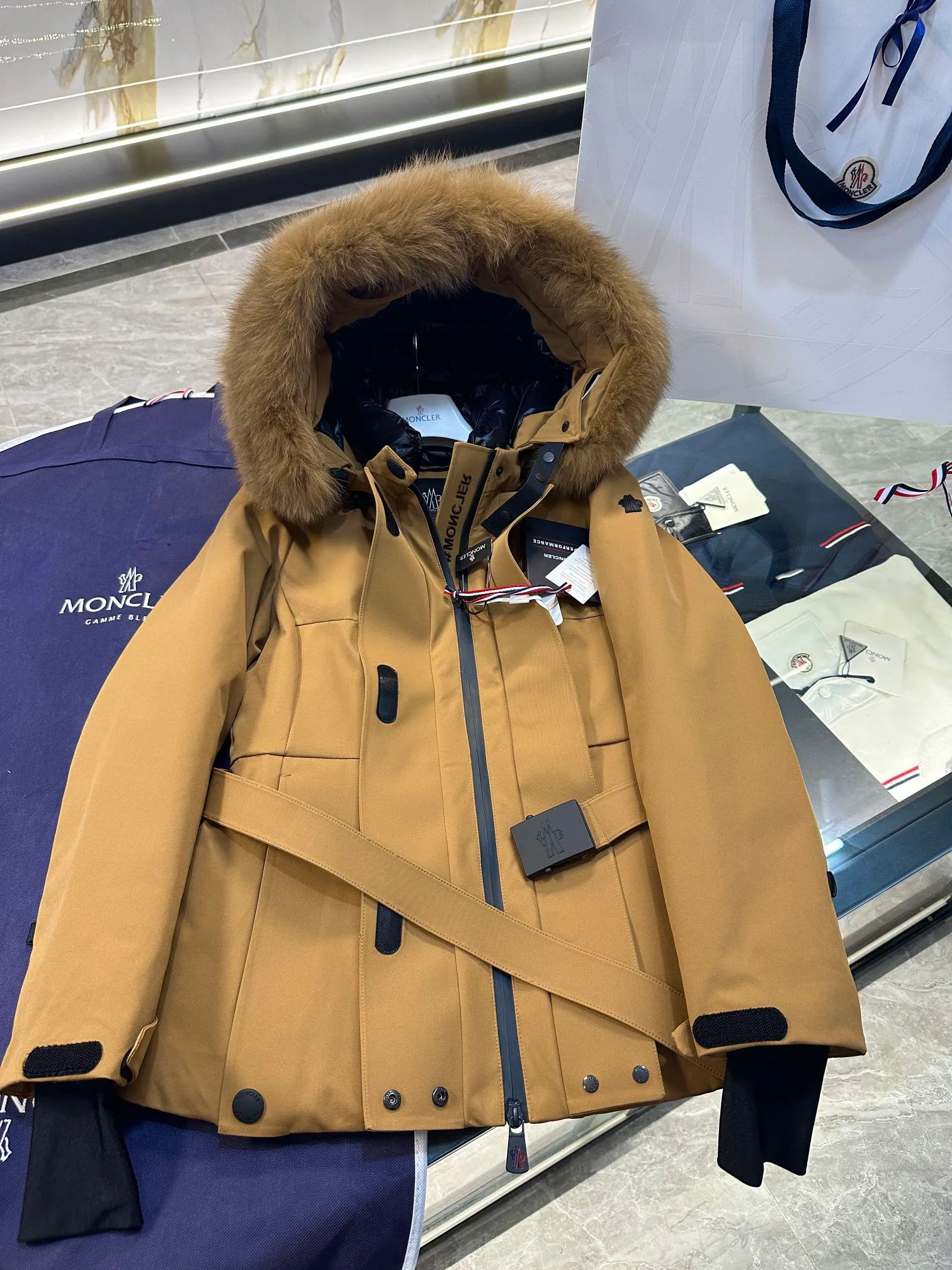 Куртки И Пуховики Женские Moncler 19629399