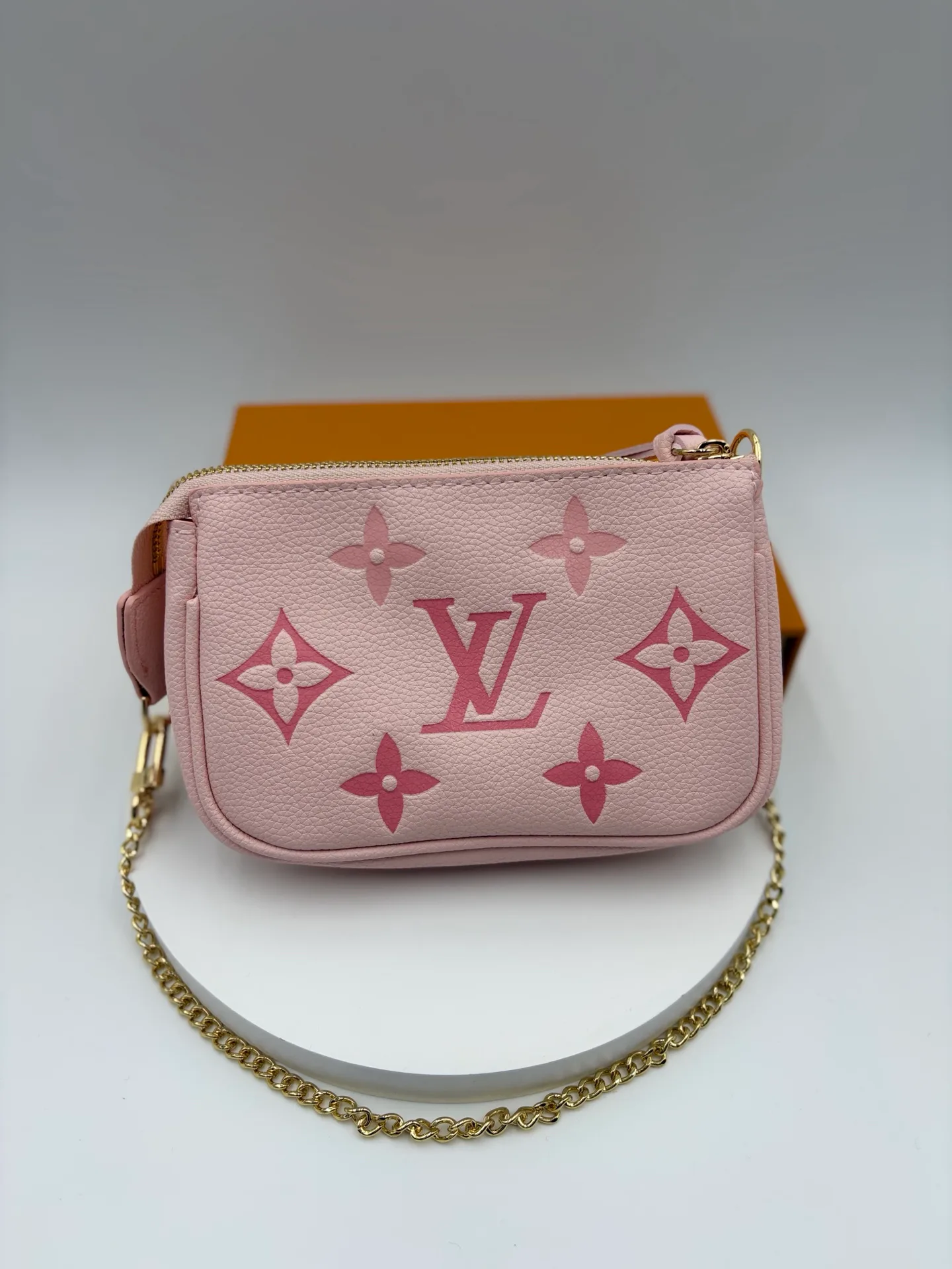 Клатчи Женские Louis Vuitton 1390770