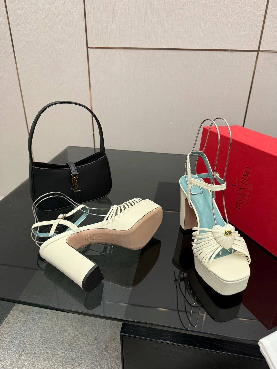 Босоножки Женские Valentino 5052051