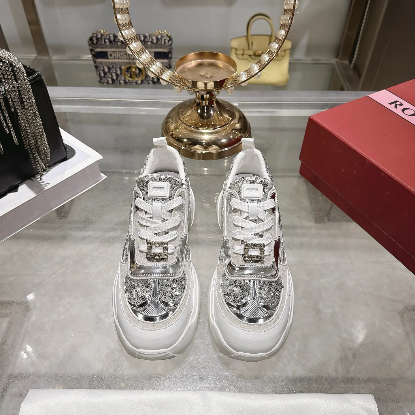 Кроссовки Женские Roger Vivier 18366856