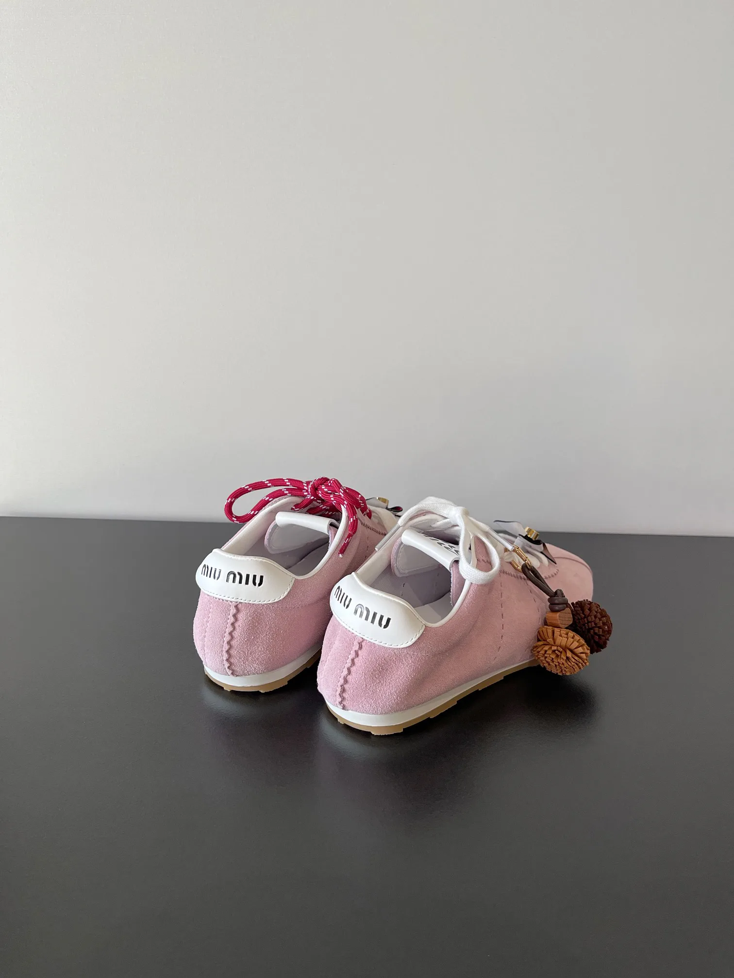 Кроссовки Женские Miu Miu 18703408