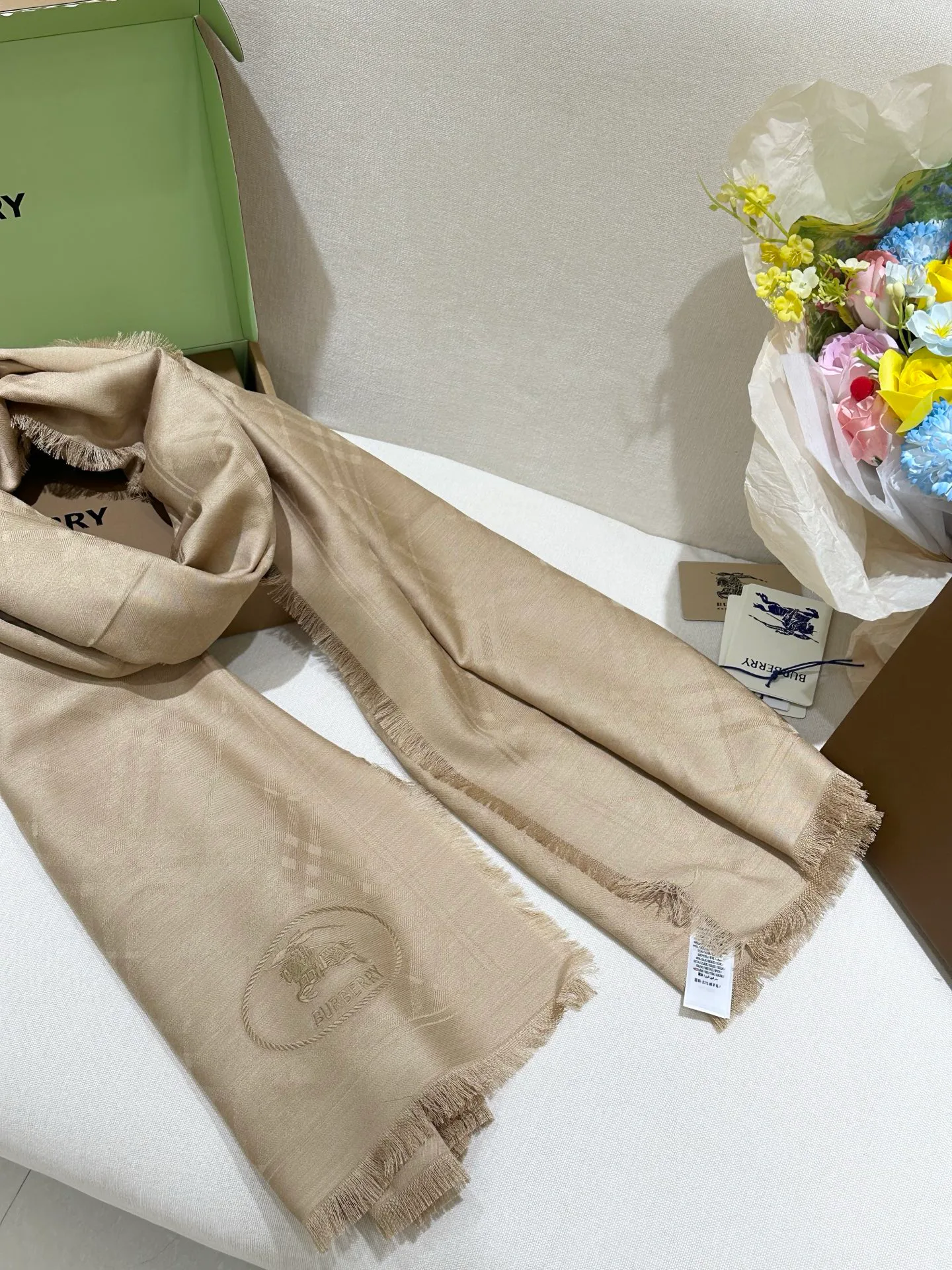 Шарфы Burberry 17916810
