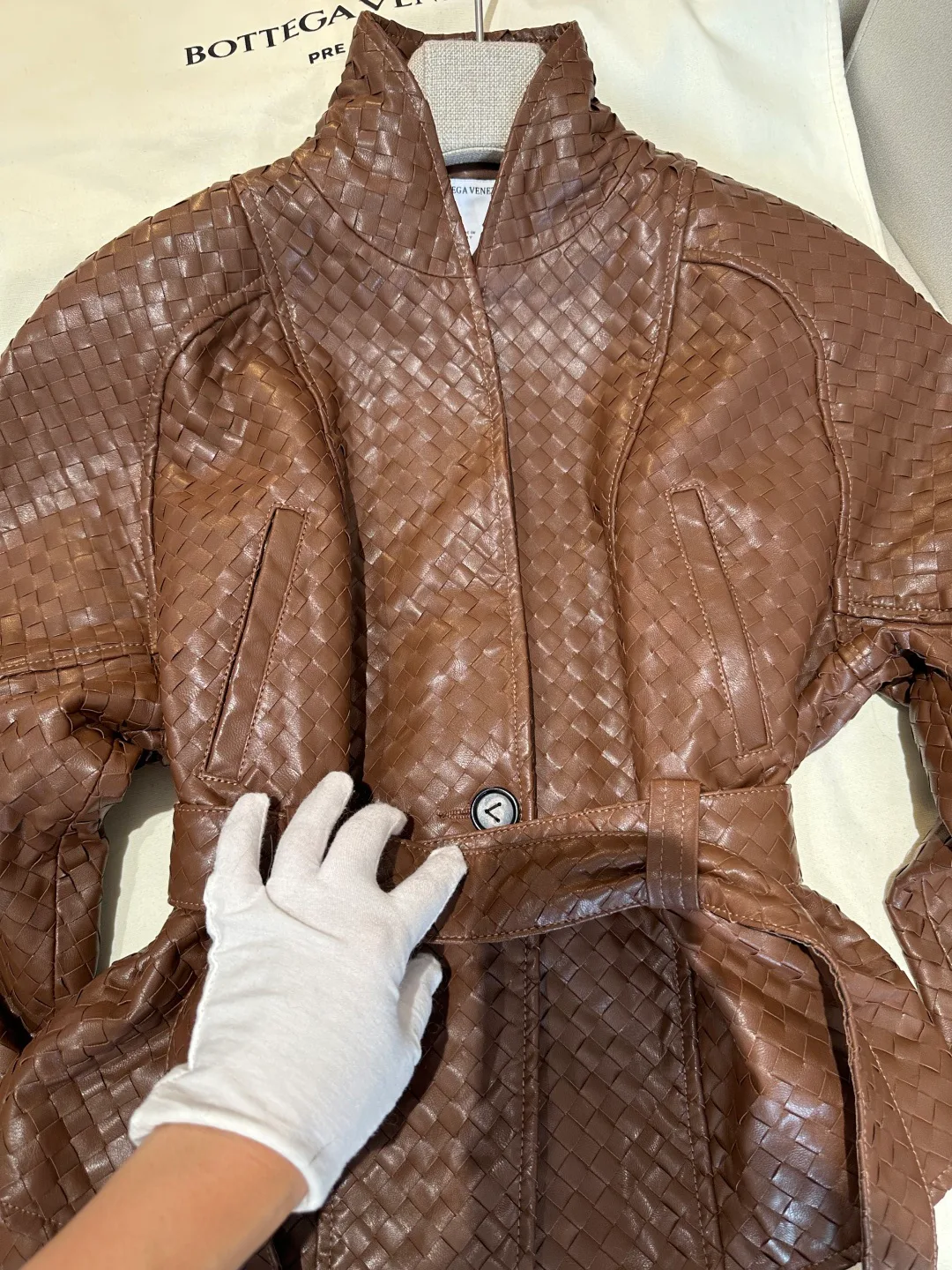 Кожаные Куртки И Дублёнки Женские Bottega Veneta 18485365