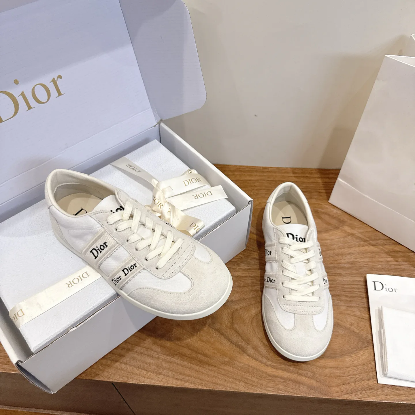 Кроссовки Женские Christian Dior 17467321