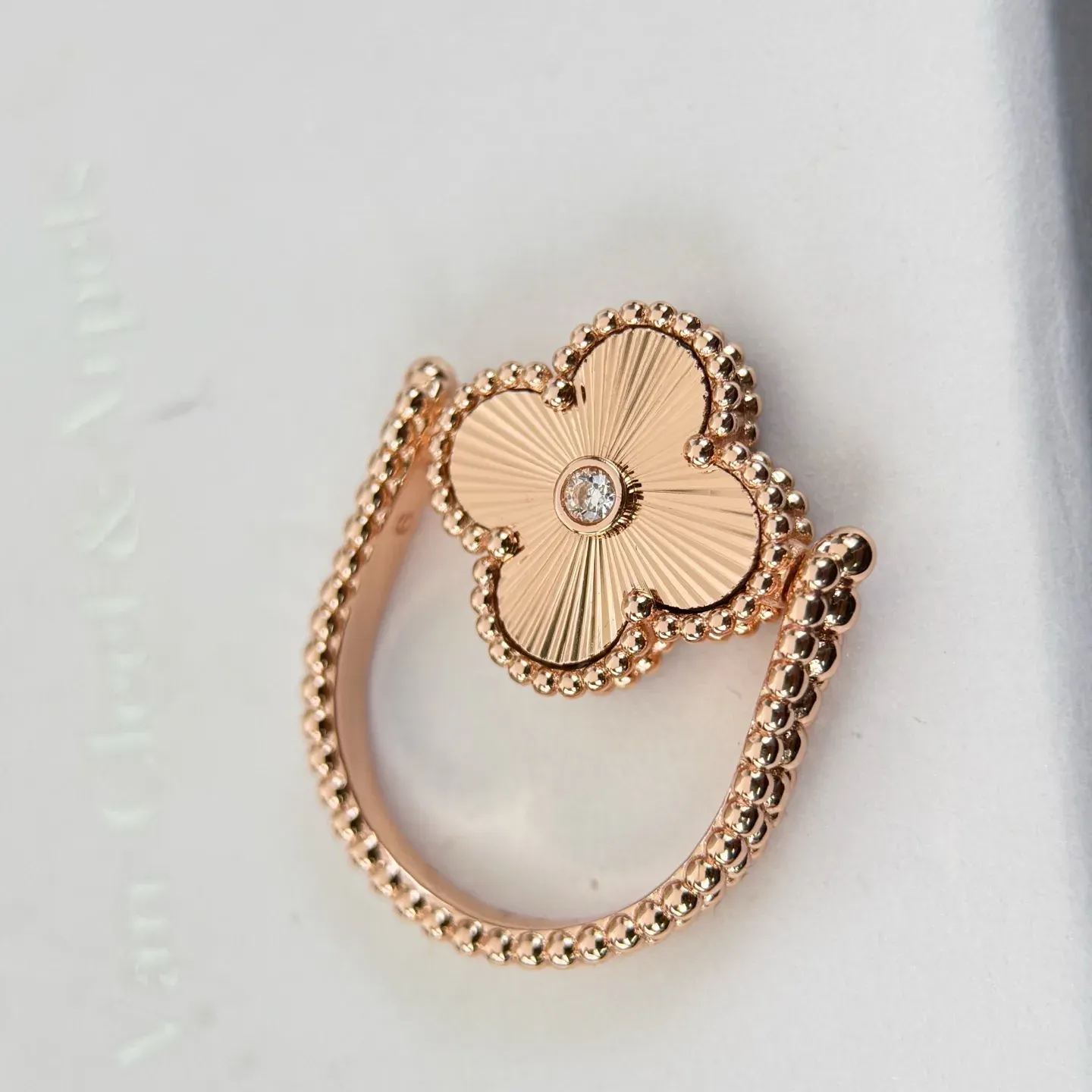 Бижутерия Van Cleef & Arpels 910007