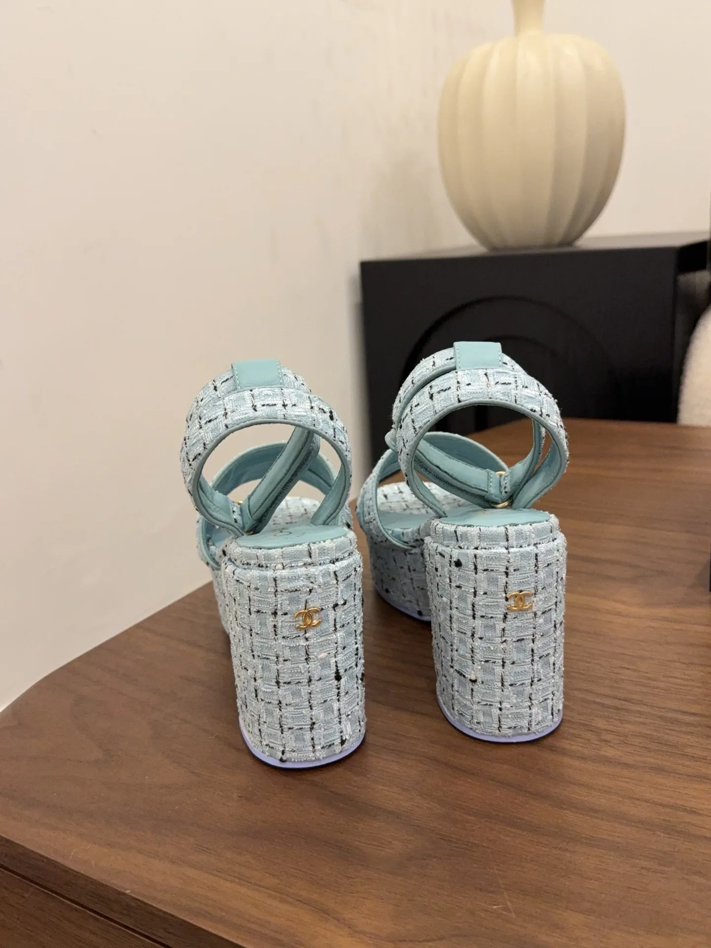 Босоножки Женские Chanel 10807687