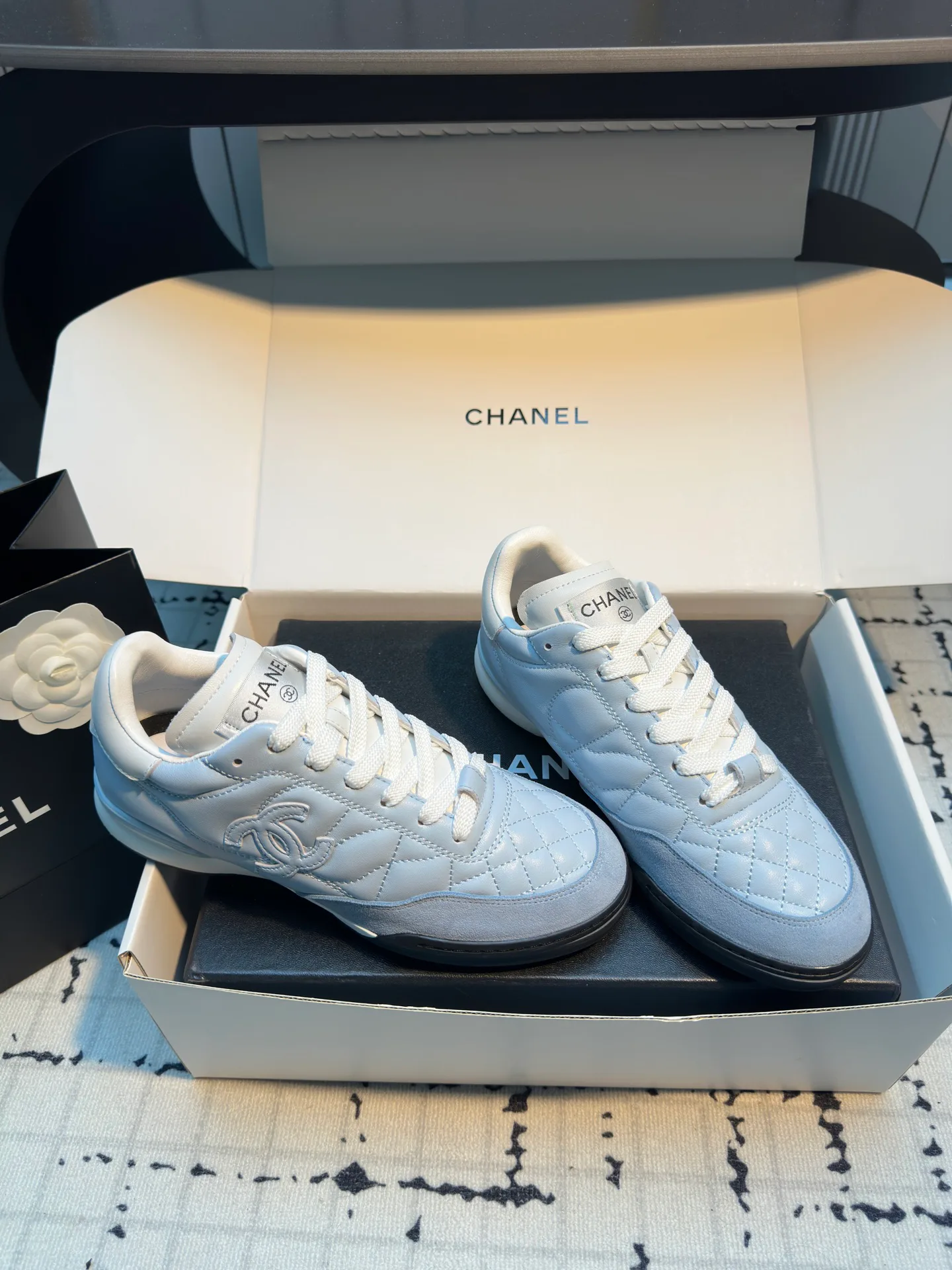 Кроссовки Женские Chanel 10468559