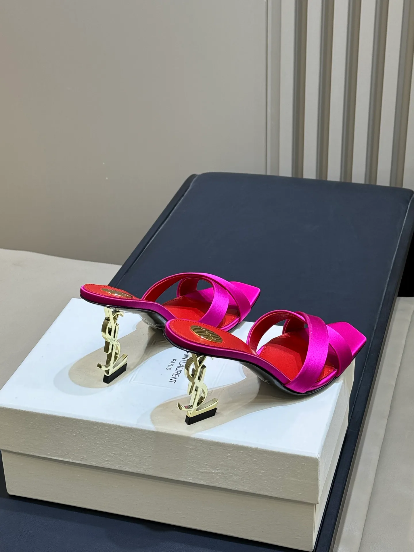 Босоножки Женские Saint Laurent 3891382