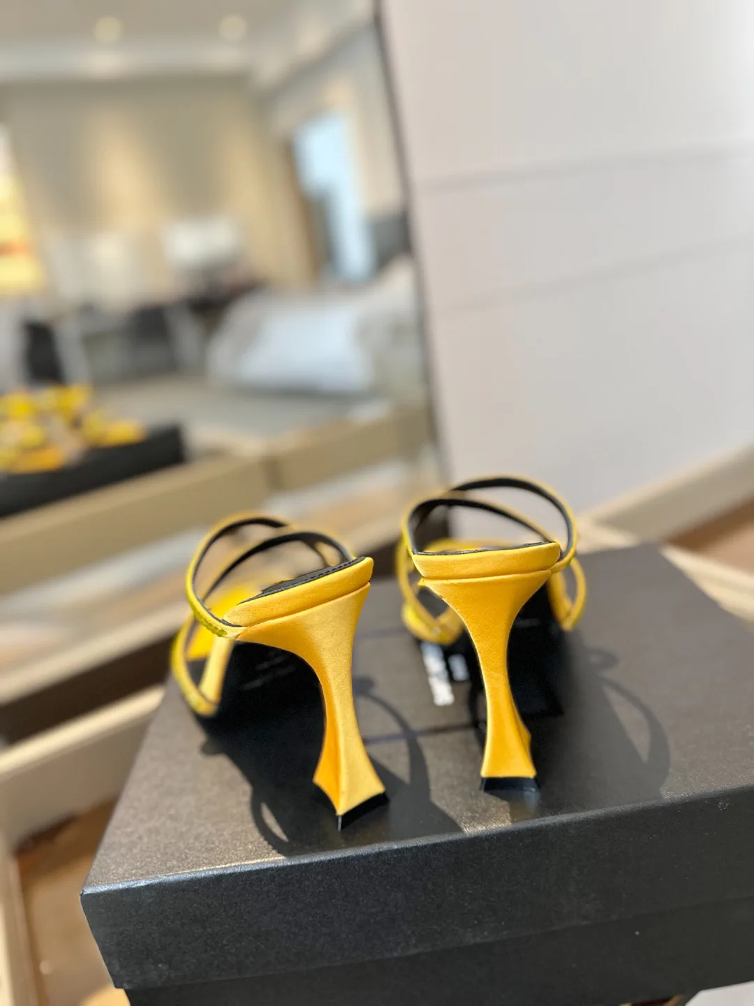 Босоножки Женские Saint Laurent 22062