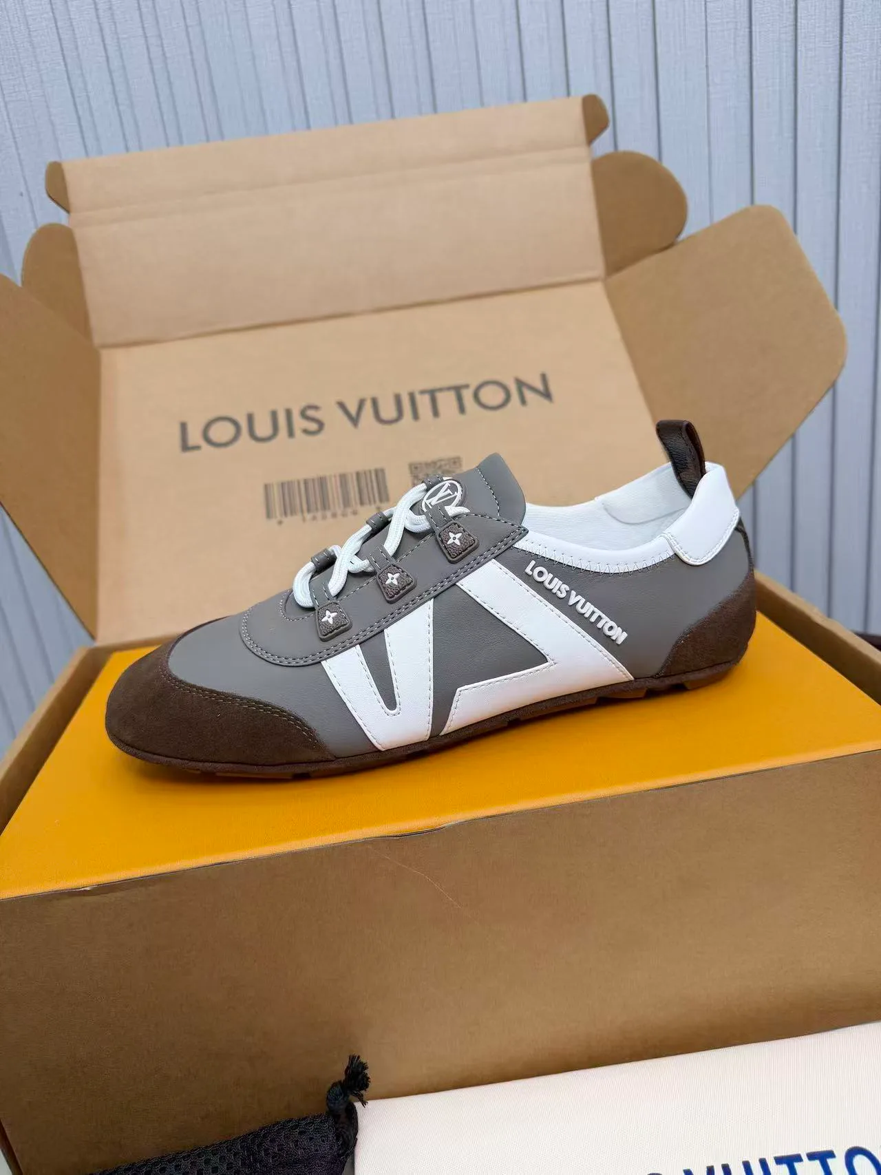 Кроссовки Женские Louis Vuitton 11250636