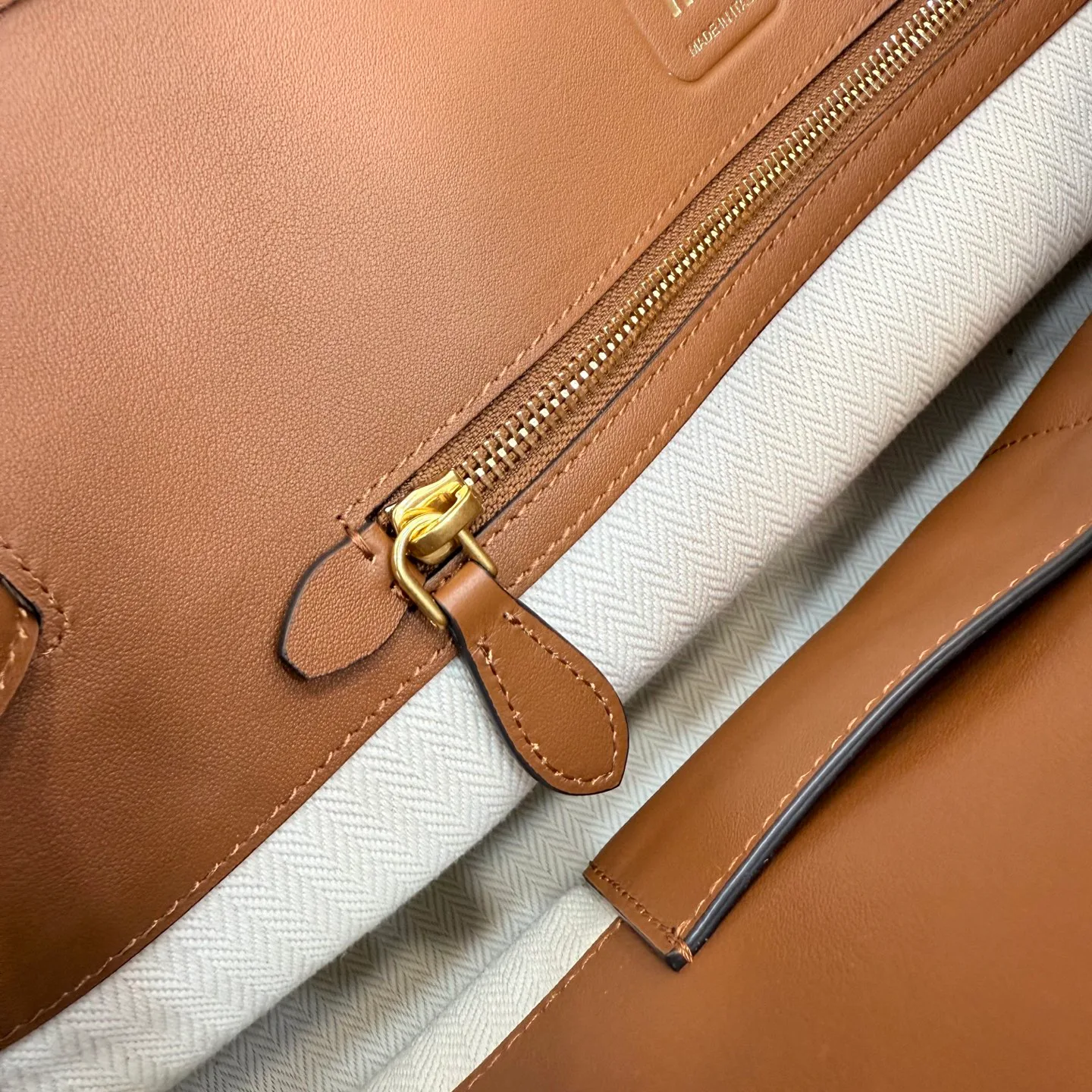 Классические Сумки Женские Miu Miu 11872253