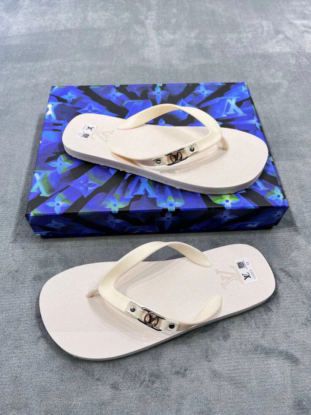 Шлепанцы Мужские Louis Vuitton 10646304