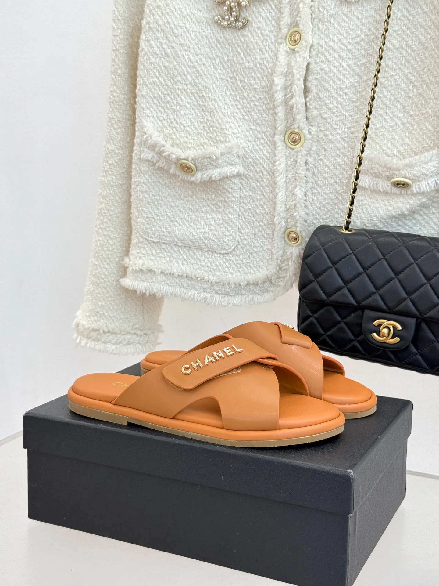 Шлепанцы Женские Chanel 12330963