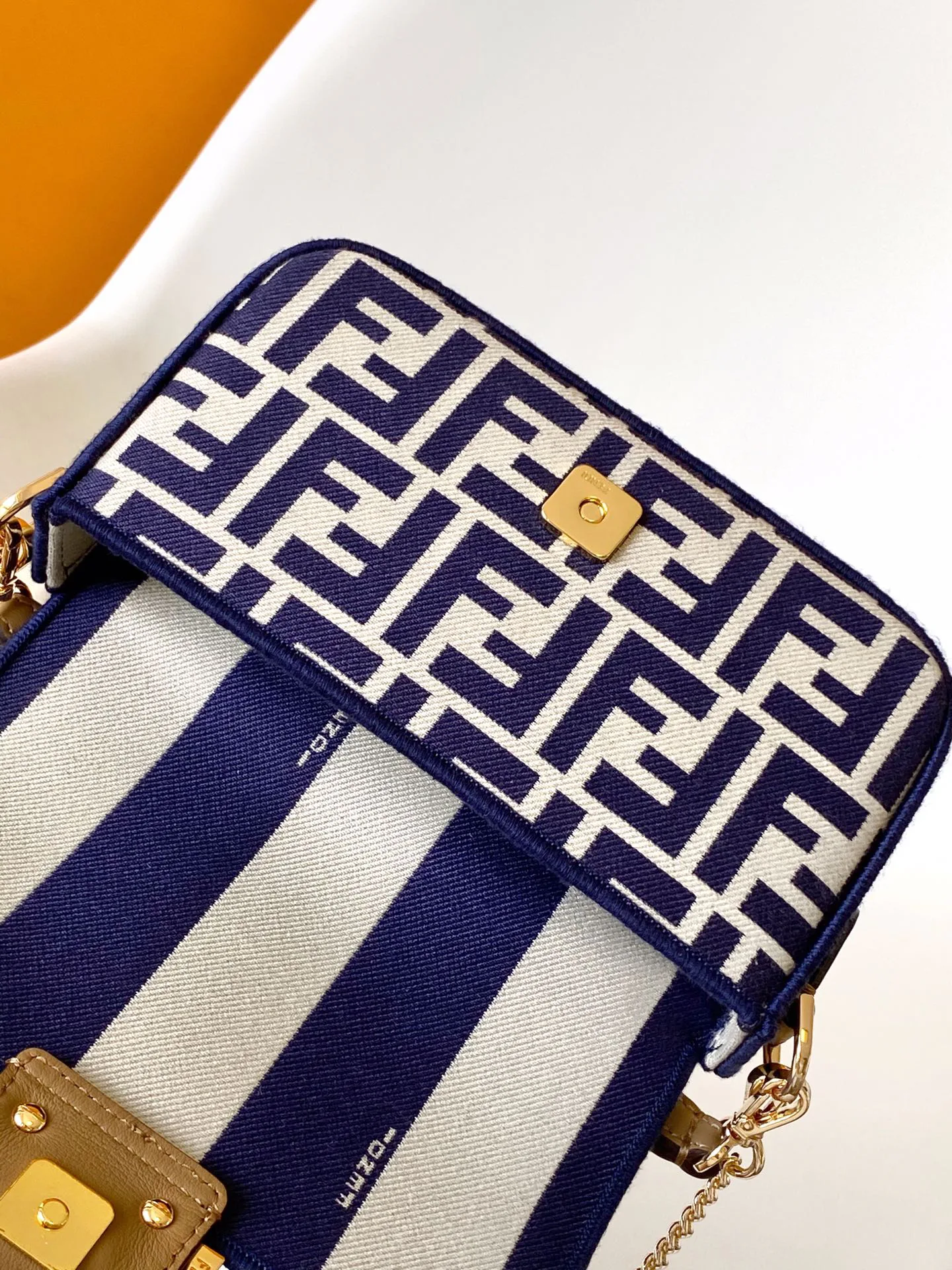 Классические Сумки Женские Fendi 13234559