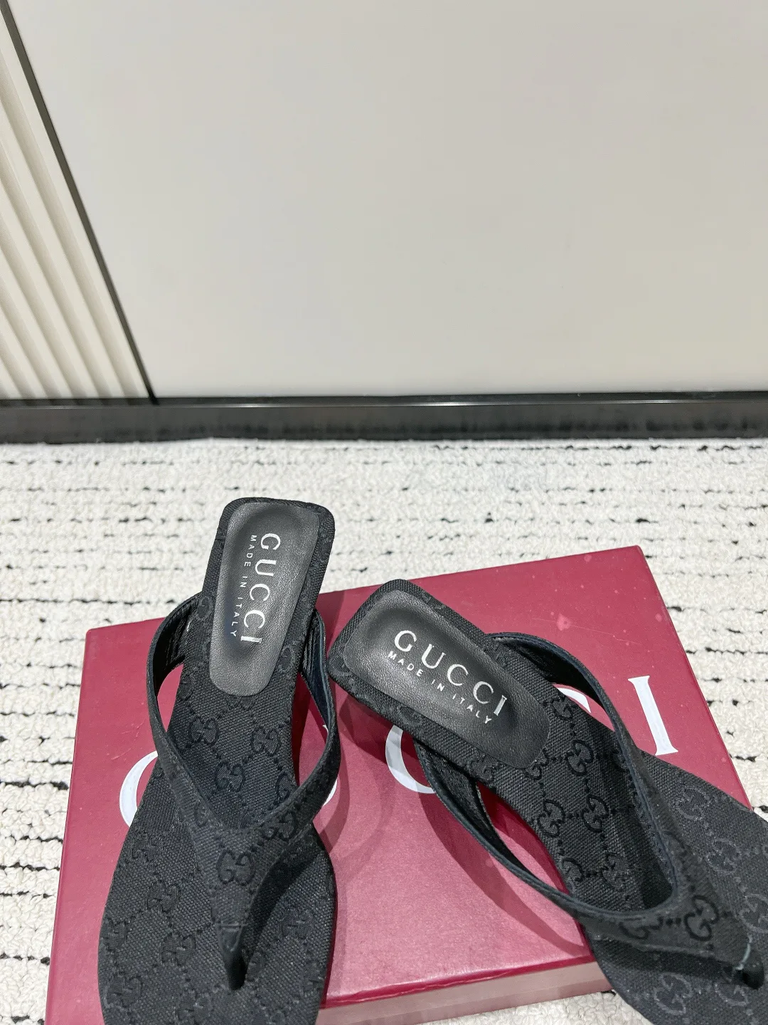 Шлепанцы Женские Gucci 17637839