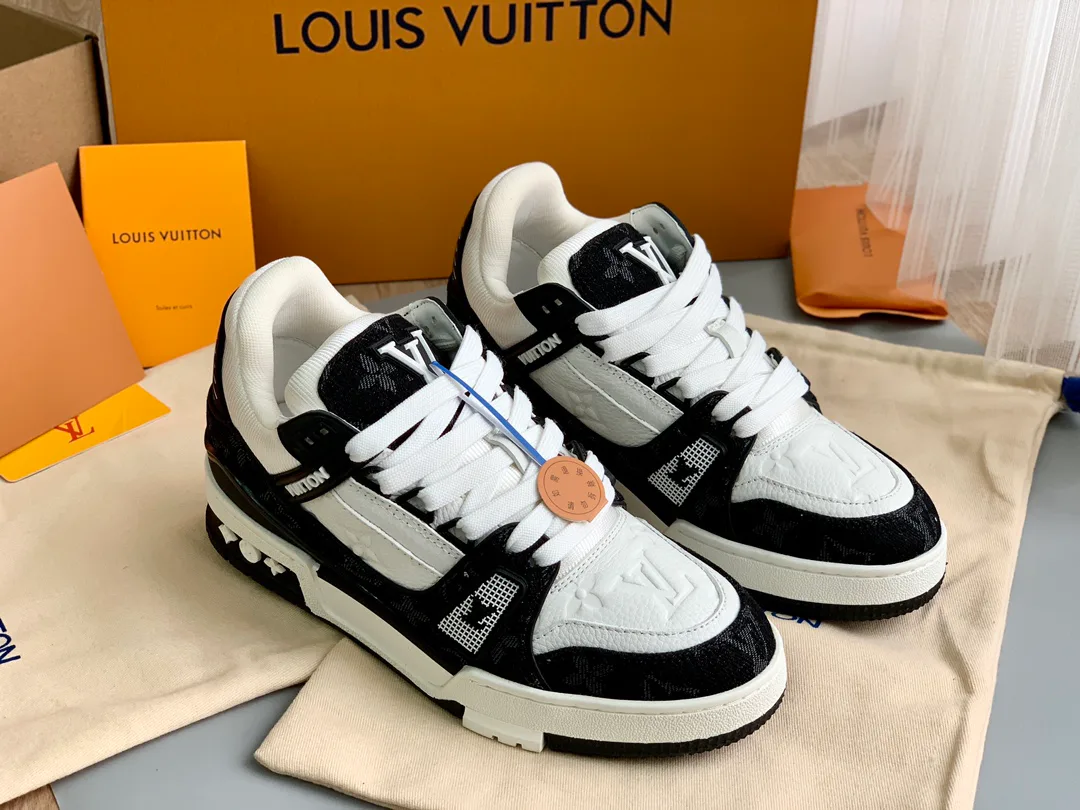 Кроссовки Женские Louis Vuitton 18014129