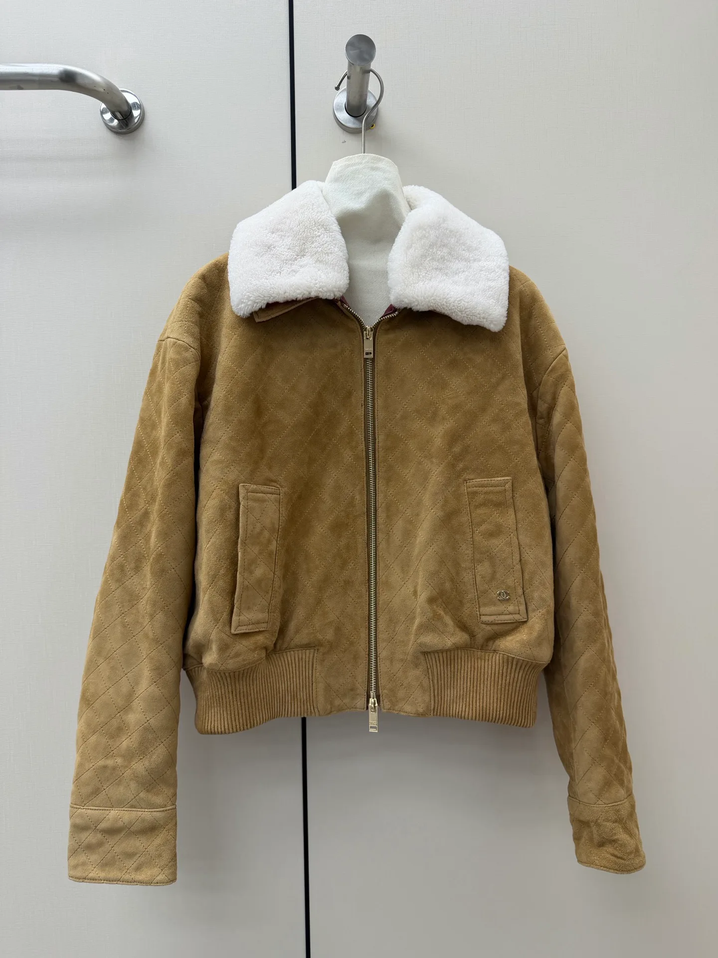 Кожаные Куртки И Дублёнки Женские Chanel 18992588