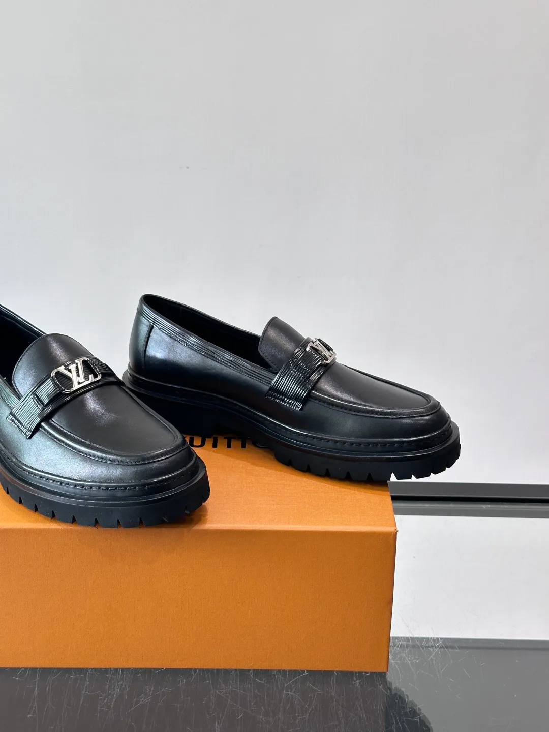 Лоферы И Туфли Мужские Louis Vuitton 17646070