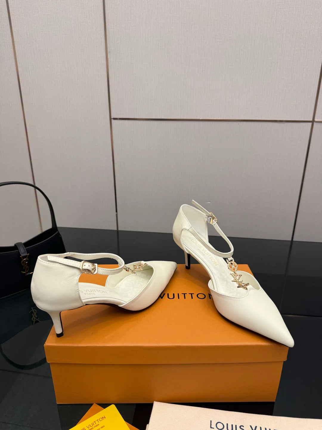 Туфли Женские Louis Vuitton 11755401