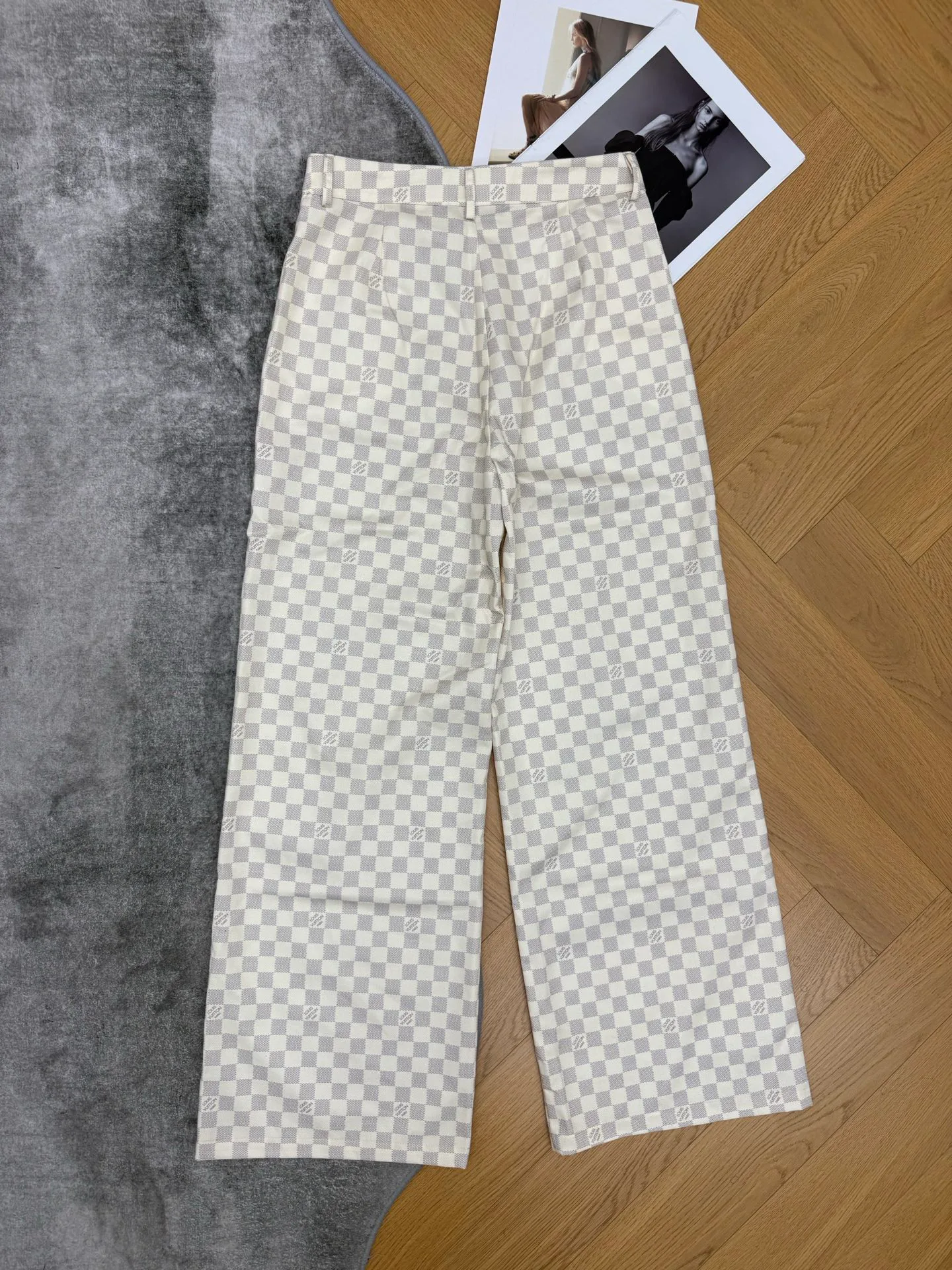 Брюки Женские Louis Vuitton 18348266