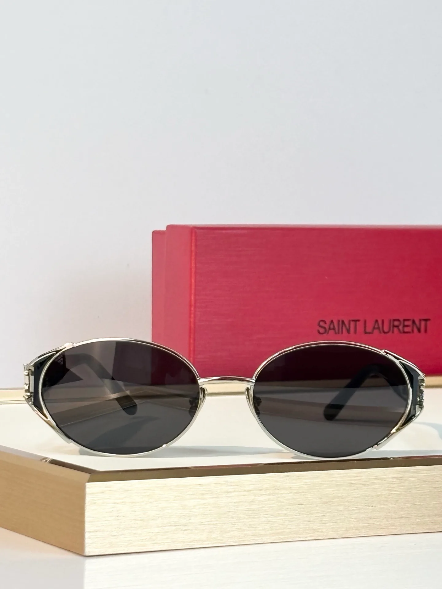 Очки Saint Laurent 18286944