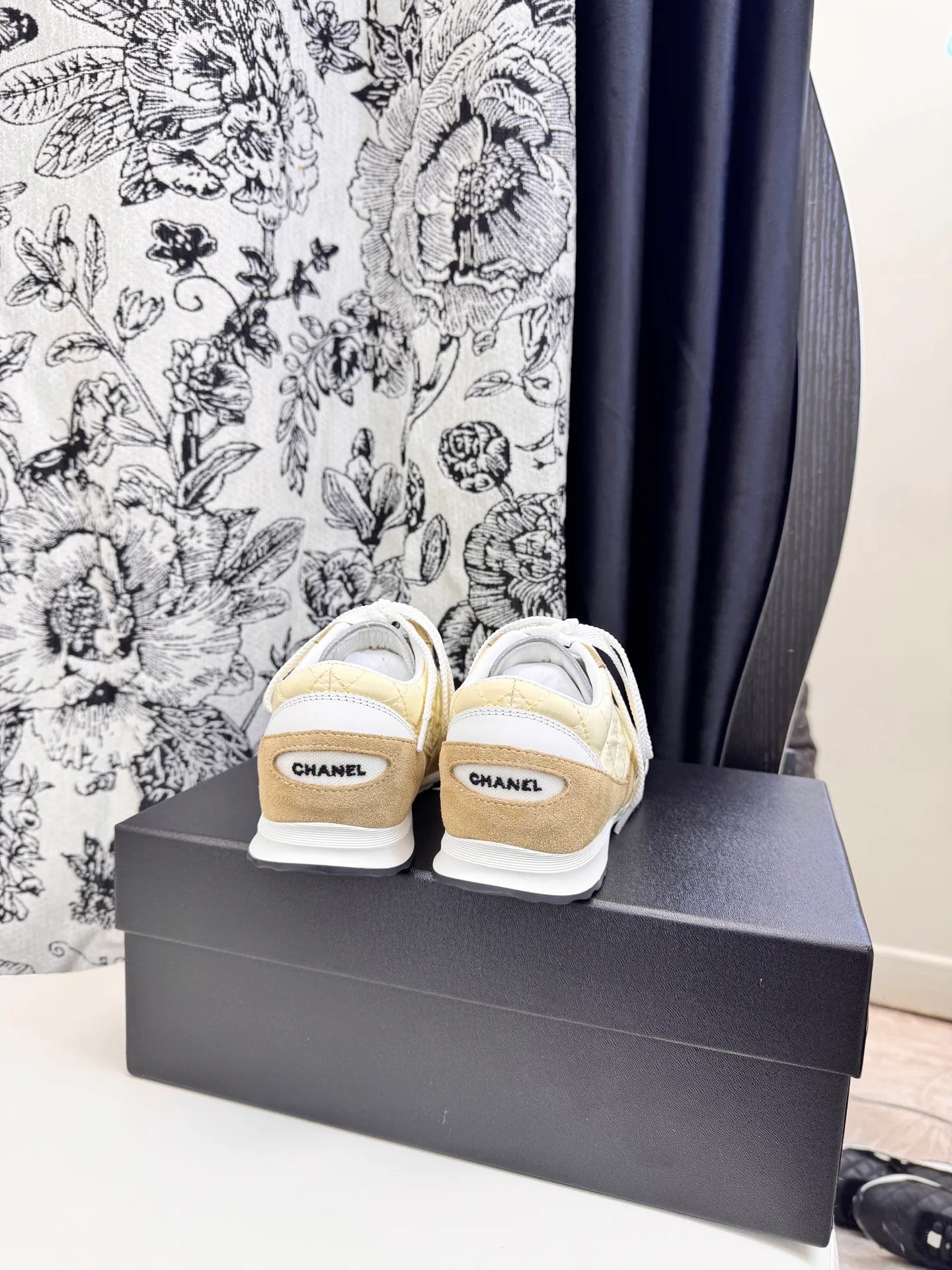 Кроссовки Женские Chanel 392328