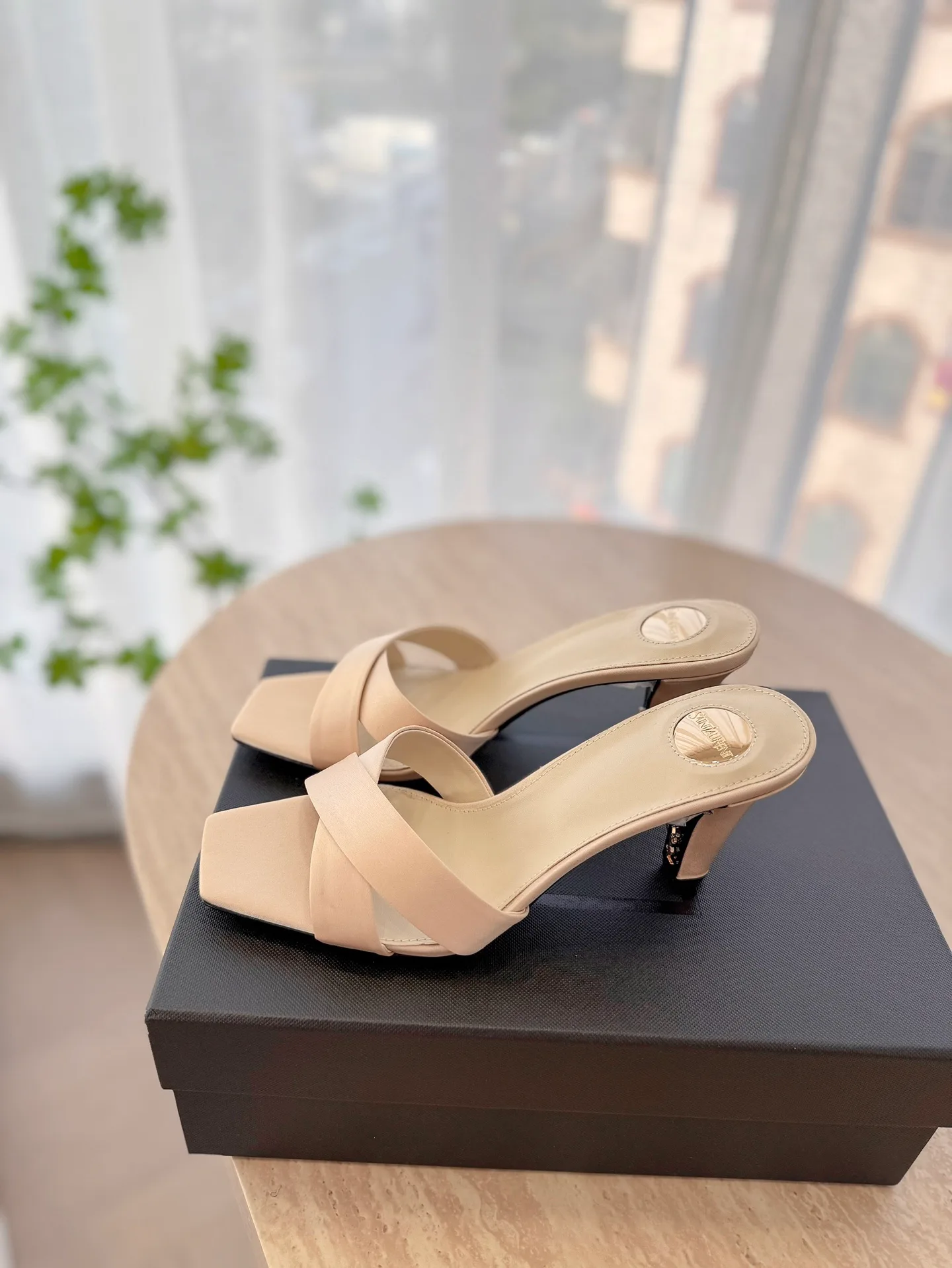 Босоножки Женские Saint Laurent 12815348