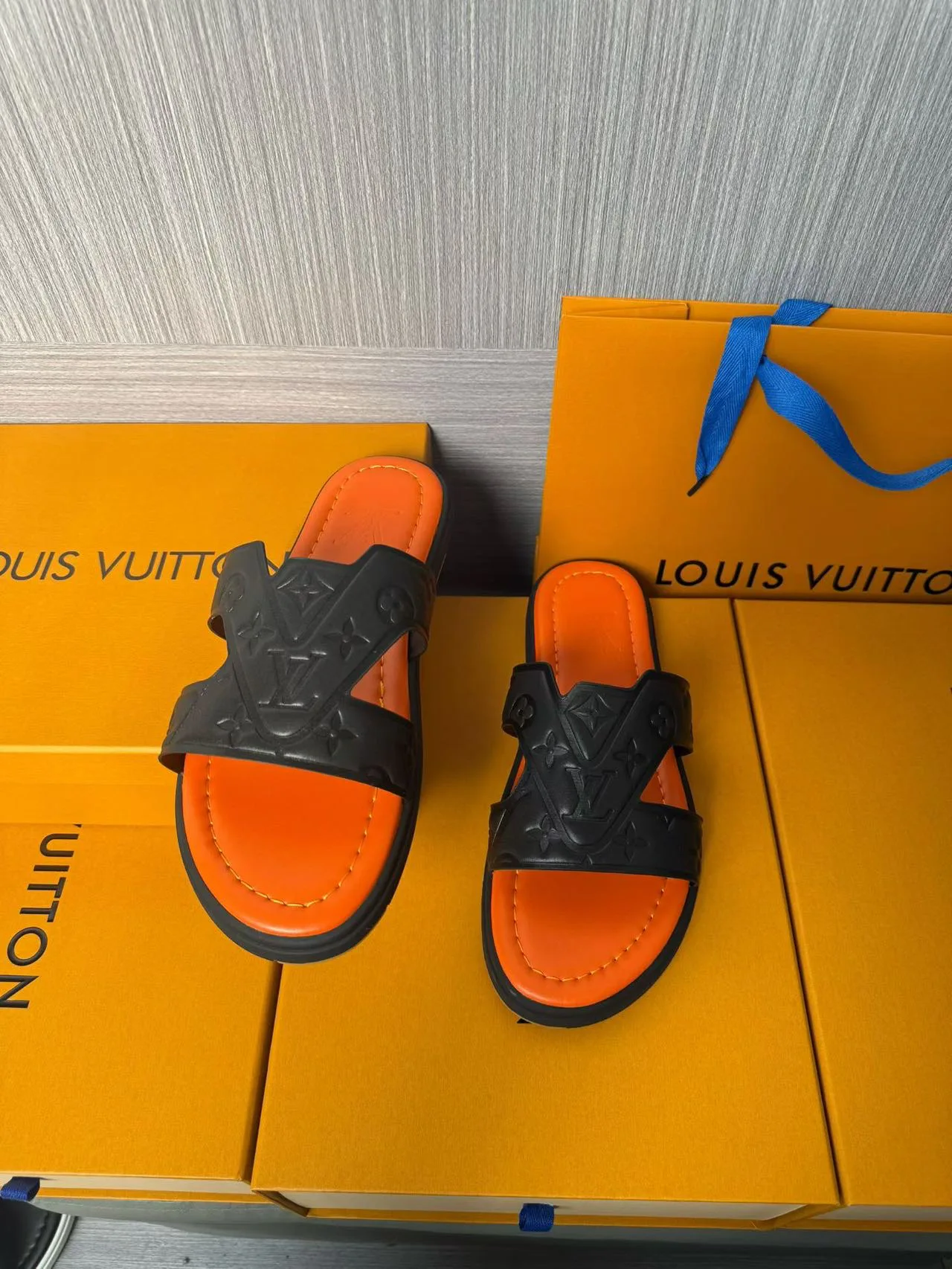 Шлепанцы Женские Louis Vuitton 1845042