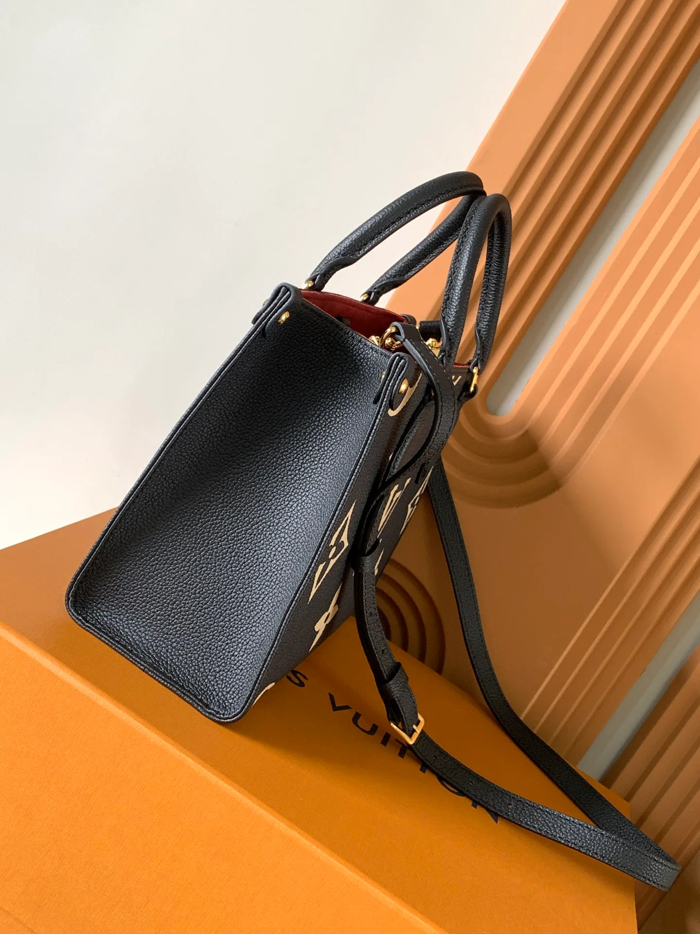 Классические Сумки Женские Louis Vuitton 18148138