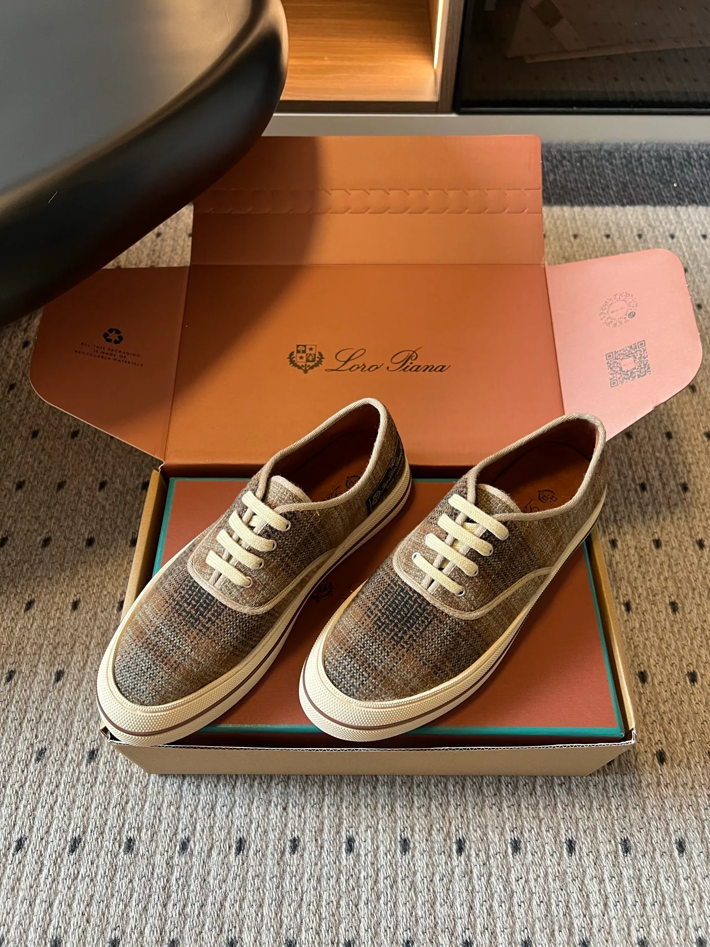 Кроссовки Женские Loro Piana 17942684