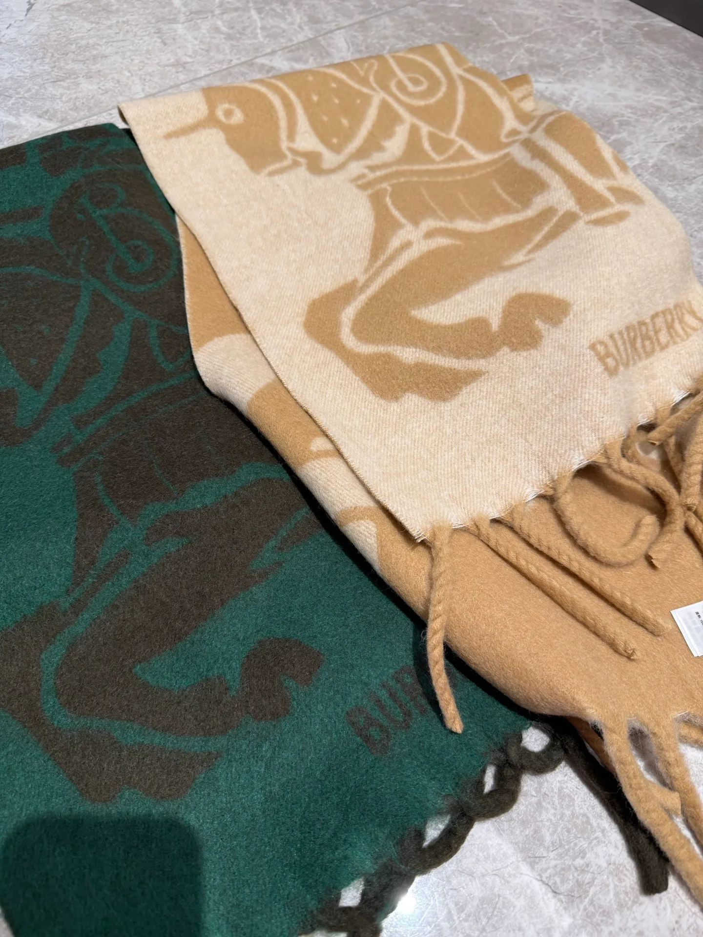 Шарфы Burberry 18626967