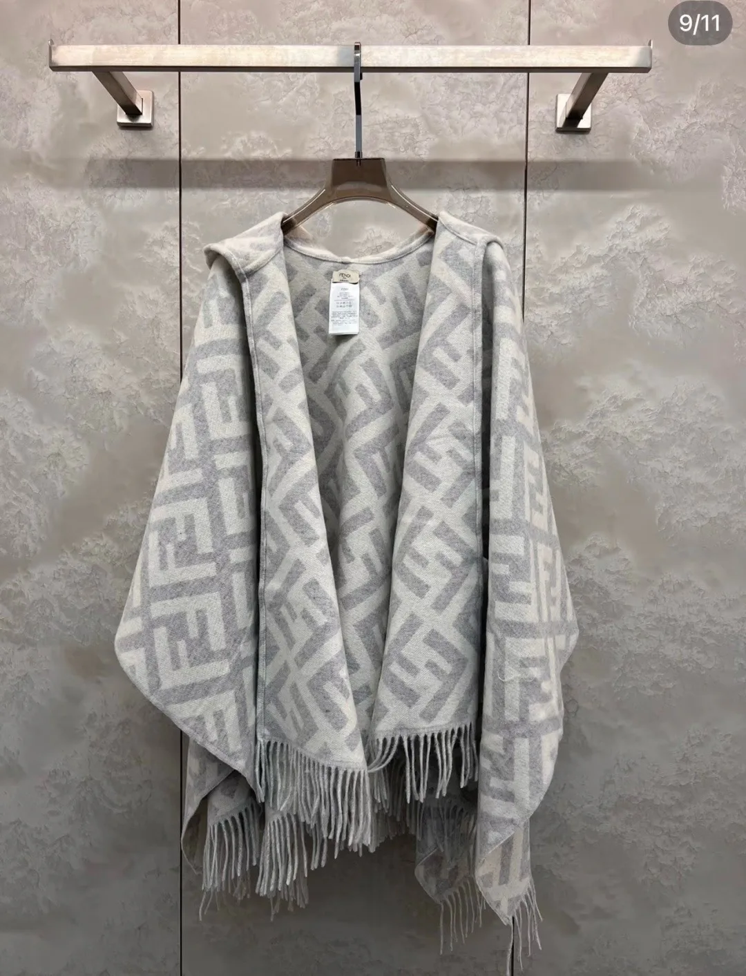 Пальто Женские Fendi 18627253