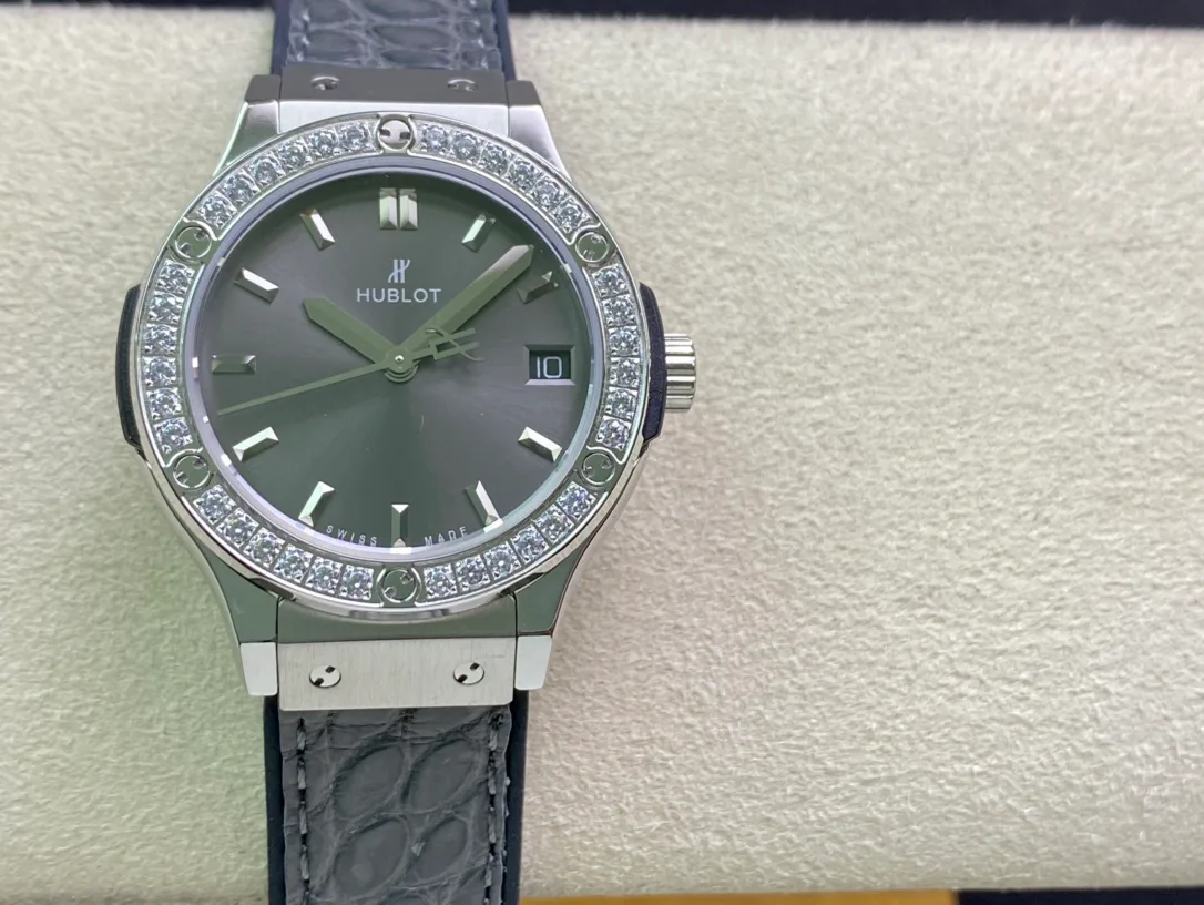 Часы Женские Hublot 17629724